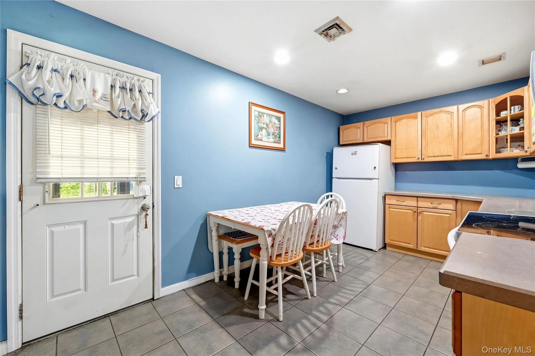 98 Smith Avenue, Brookhaven, NY, 2 Bedrooms Bedrooms, 7 Rooms Rooms,2 BathroomsBathrooms,Residential,For Rent,Smith,0,1049827 98 Smith Avenue, Brookhaven, NY, 2 Bedrooms Bedrooms, 7 Rooms Rooms,2 BathroomsBathrooms,Residential,For Rent,Smith,0,1049827