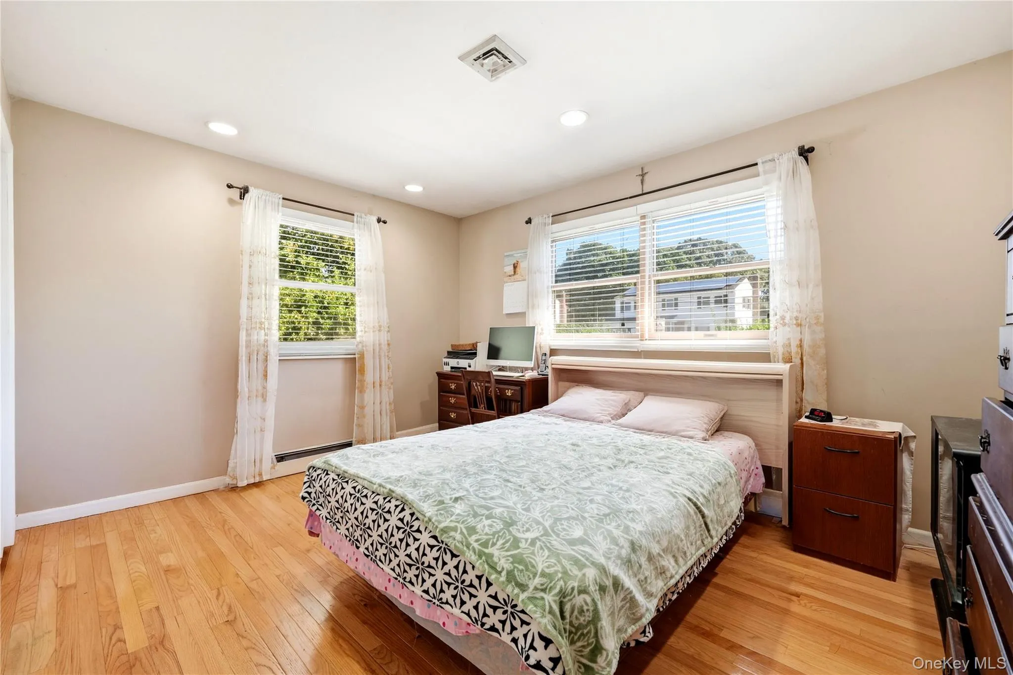 98 Smith Avenue, Brookhaven, NY, 2 Bedrooms Bedrooms, 7 Rooms Rooms,2 BathroomsBathrooms,Residential,For Rent,Smith,0,1049827 98 Smith Avenue, Brookhaven, NY, 2 Bedrooms Bedrooms, 7 Rooms Rooms,2 BathroomsBathrooms,Residential,For Rent,Smith,0,1049827