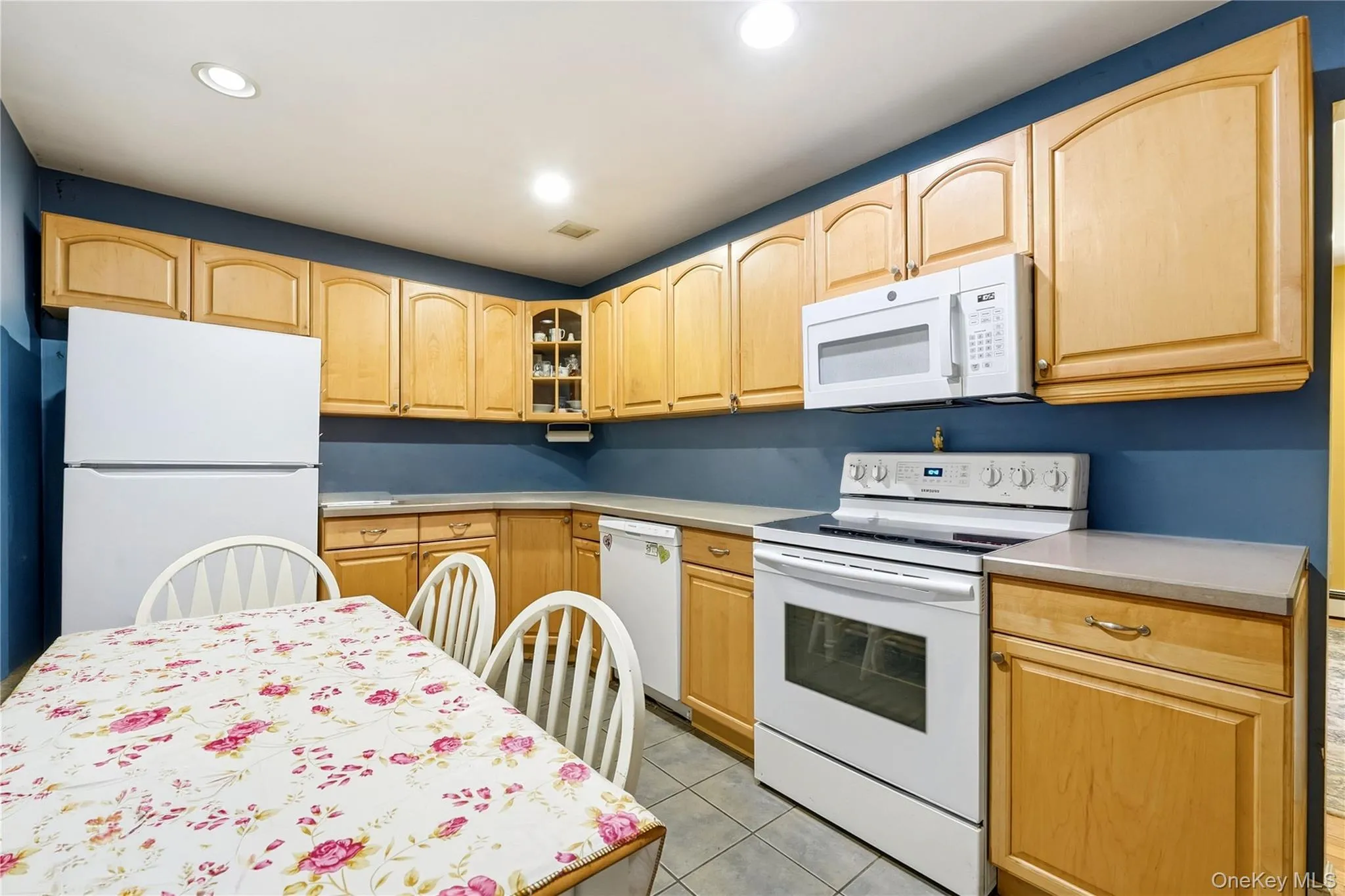 98 Smith Avenue, Brookhaven, NY, 2 Bedrooms Bedrooms, 7 Rooms Rooms,2 BathroomsBathrooms,Residential,For Rent,Smith,0,1049827 98 Smith Avenue, Brookhaven, NY, 2 Bedrooms Bedrooms, 7 Rooms Rooms,2 BathroomsBathrooms,Residential,For Rent,Smith,0,1049827
