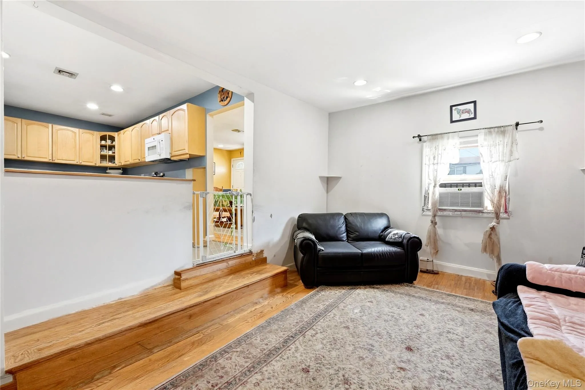 98 Smith Avenue, Brookhaven, NY, 2 Bedrooms Bedrooms, 7 Rooms Rooms,2 BathroomsBathrooms,Residential,For Rent,Smith,0,1049827 98 Smith Avenue, Brookhaven, NY, 2 Bedrooms Bedrooms, 7 Rooms Rooms,2 BathroomsBathrooms,Residential,For Rent,Smith,0,1049827