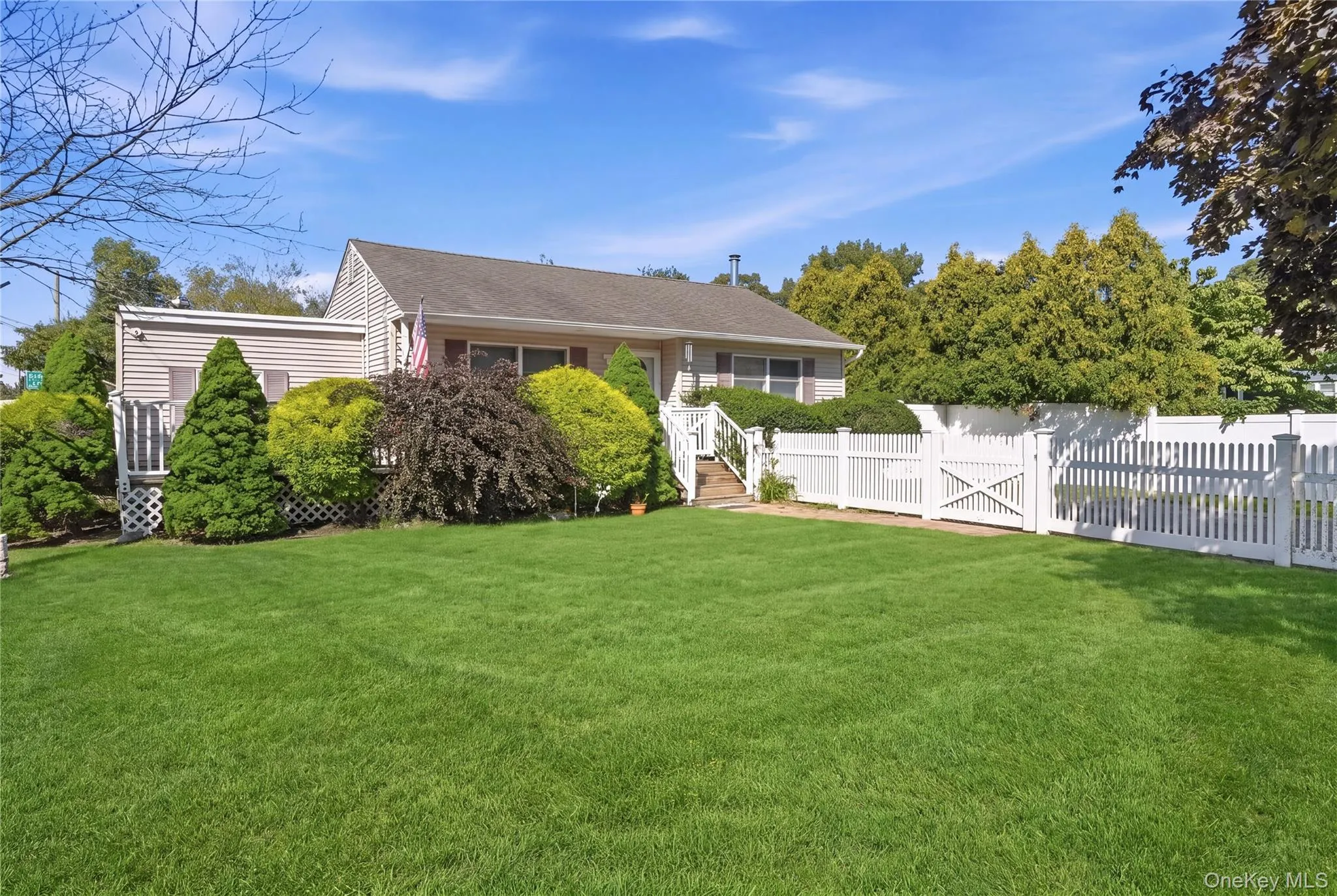 98 Smith Avenue, Brookhaven, NY, 2 Bedrooms Bedrooms, 7 Rooms Rooms,2 BathroomsBathrooms,Residential,For Rent,Smith,0,1049827 98 Smith Avenue, Brookhaven, NY, 2 Bedrooms Bedrooms, 7 Rooms Rooms,2 BathroomsBathrooms,Residential,For Rent,Smith,0,1049827