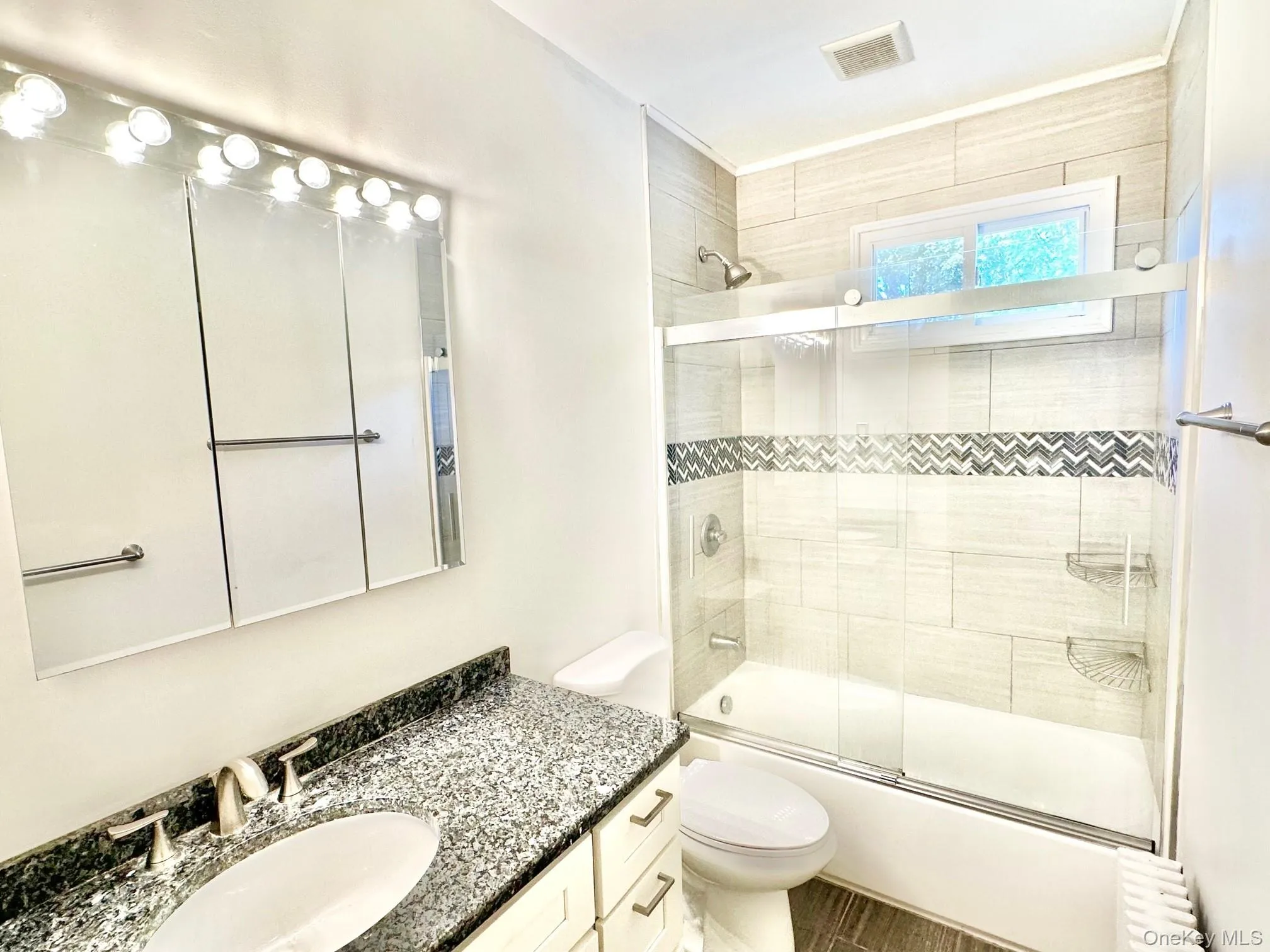 47 Dewey Street, Huntington, NY, 2 Bedrooms Bedrooms, 5 Rooms Rooms,2 BathroomsBathrooms,Residential Lease,For Rent,Dewey,0,1049829 47 Dewey Street, Huntington, NY, 2 Bedrooms Bedrooms, 5 Rooms Rooms,2 BathroomsBathrooms,Residential Lease,For Rent,Dewey,0,1049829