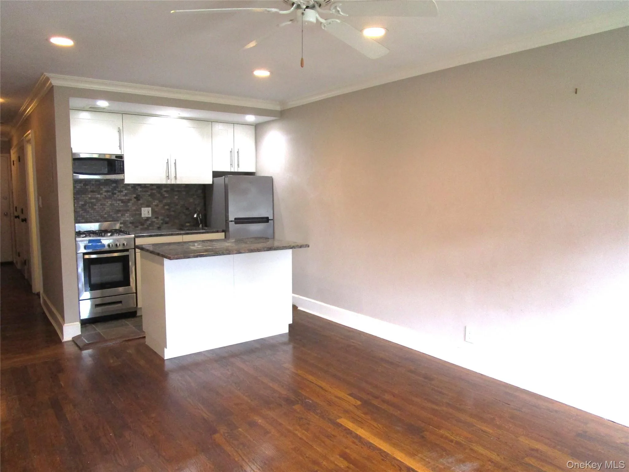 324 Post Avenue, North Hempstead, NY, 2 Rooms Rooms,1 BathroomBathrooms,Residential,For Rent,Post,0,1049831 324 Post Avenue, North Hempstead, NY, 2 Rooms Rooms,1 BathroomBathrooms,Residential,For Rent,Post,0,1049831