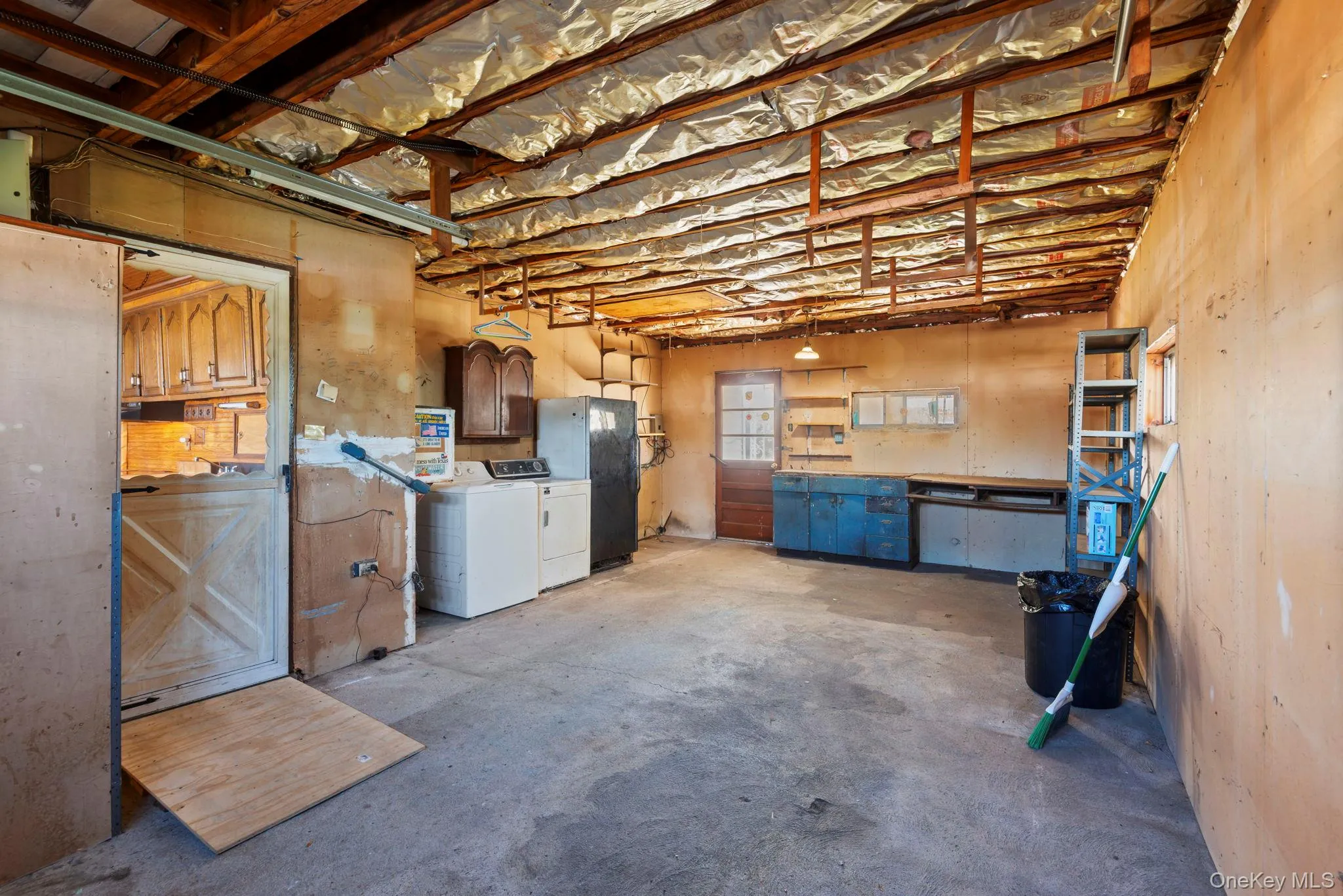 Garage with Laundry area Garage with Laundry area
