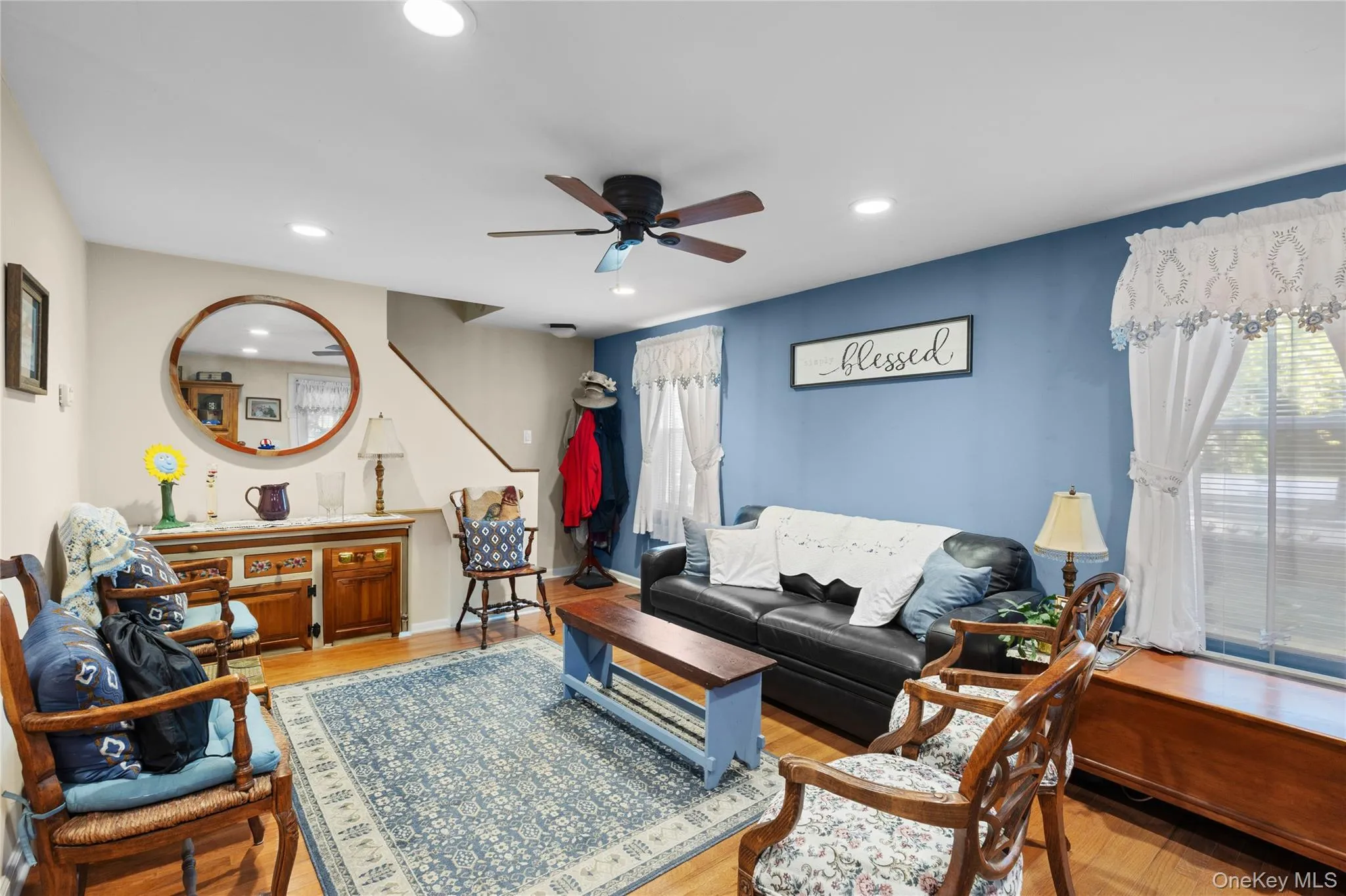Charming Living room Charming Living room
