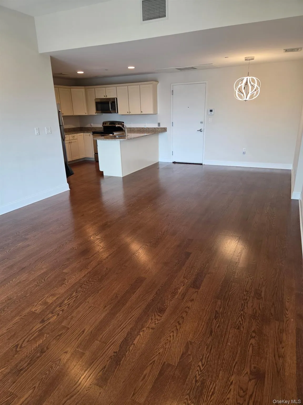191 7th Street, Hempstead, NY, 1 Bedroom Bedrooms, 3 Room Rooms,1 BathroomBathrooms,Residential Lease,For Rent,7th,0,1049837 191 7th Street, Hempstead, NY, 1 Bedroom Bedrooms, 3 Room Rooms,1 BathroomBathrooms,Residential Lease,For Rent,7th,0,1049837