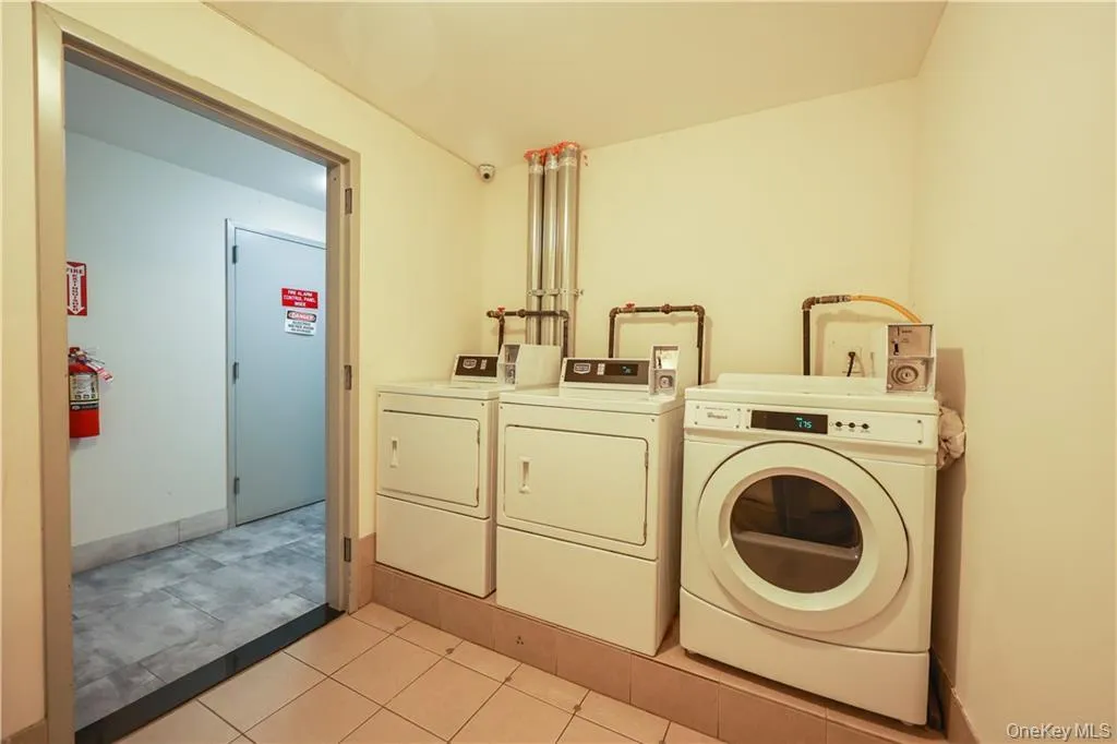 2517 Voorhies Avenue, New York, NY, 2 Bedrooms Bedrooms, 5 Rooms Rooms,2 BathroomsBathrooms,Residential,For Rent,Voorhies,0,1049838 2517 Voorhies Avenue, New York, NY, 2 Bedrooms Bedrooms, 5 Rooms Rooms,2 BathroomsBathrooms,Residential,For Rent,Voorhies,0,1049838