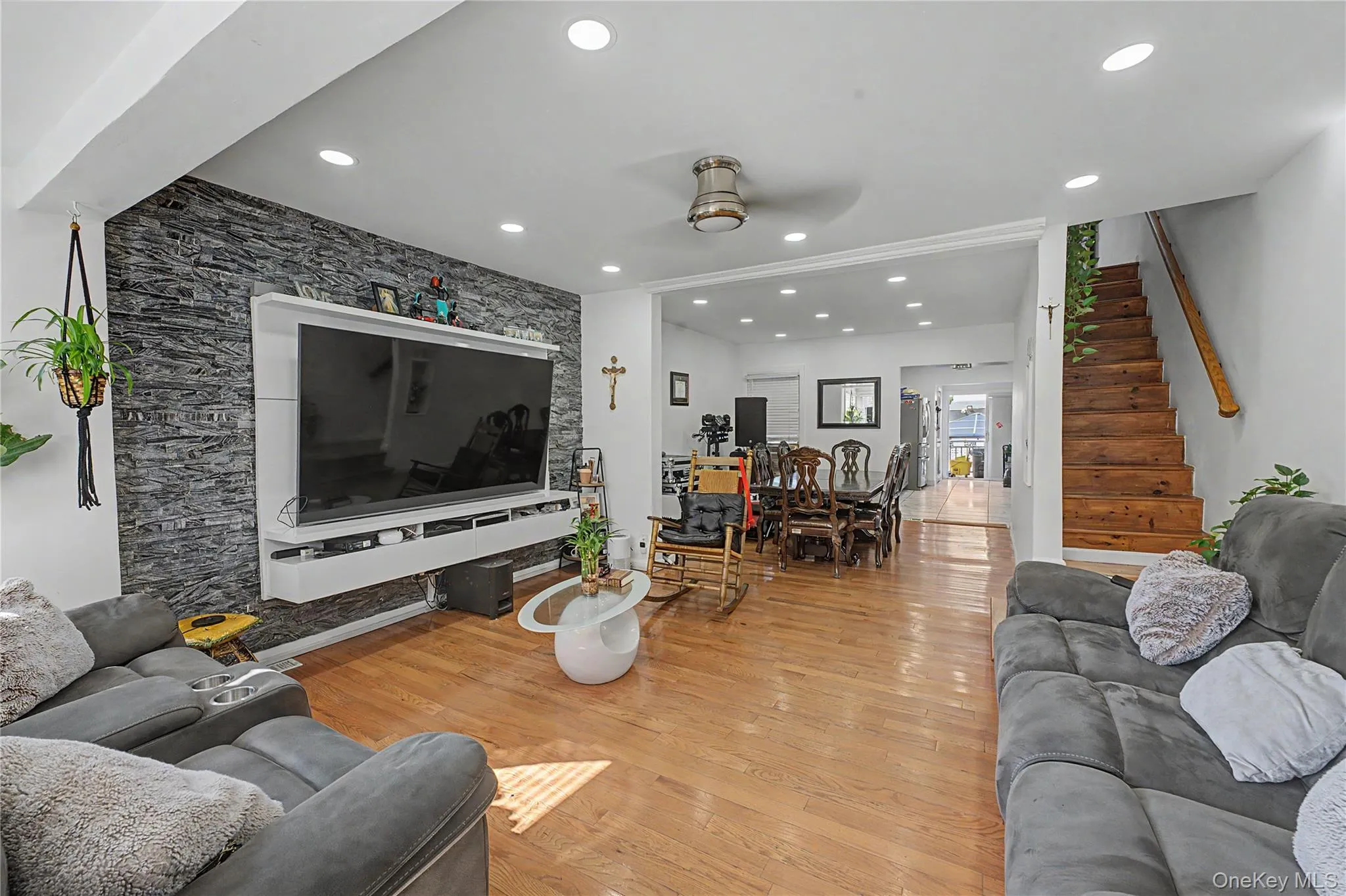11518 147th Street, New York, NY, 3 Bedrooms Bedrooms, 6 Rooms Rooms,2 BathroomsBathrooms,Residential,For Rent,147th,0,1049840 11518 147th Street, New York, NY, 3 Bedrooms Bedrooms, 6 Rooms Rooms,2 BathroomsBathrooms,Residential,For Rent,147th,0,1049840