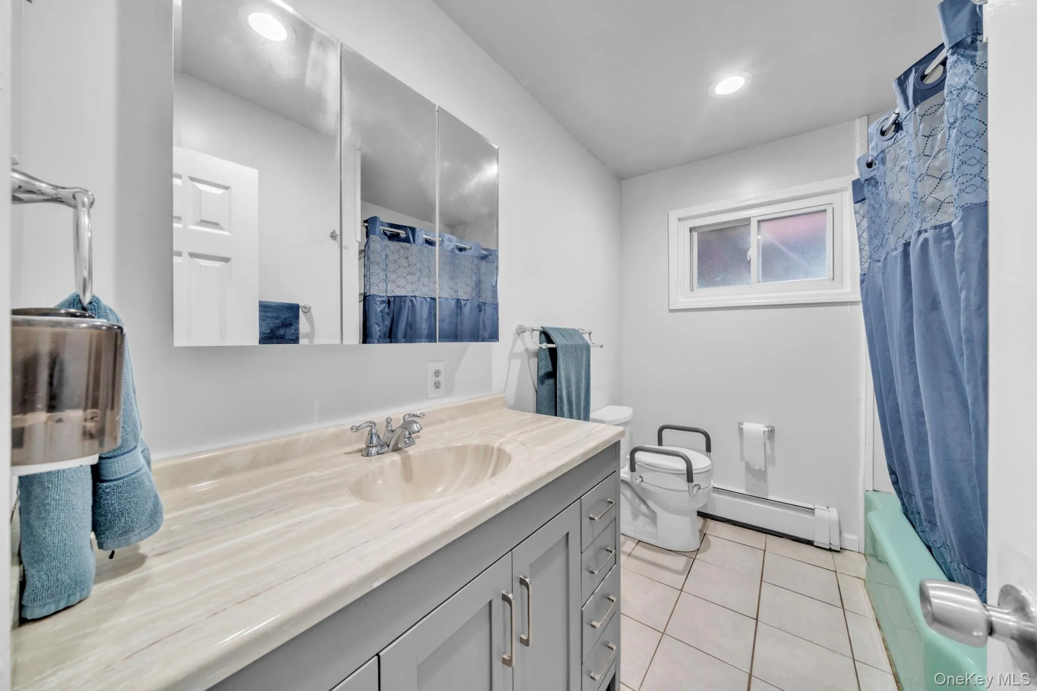43 Horton Street, Islip, NY, 5 Bedrooms Bedrooms, 14 Rooms Rooms,3 BathroomsBathrooms,Residential,For Rent,Horton,0,1049845 43 Horton Street, Islip, NY, 5 Bedrooms Bedrooms, 14 Rooms Rooms,3 BathroomsBathrooms,Residential,For Rent,Horton,0,1049845