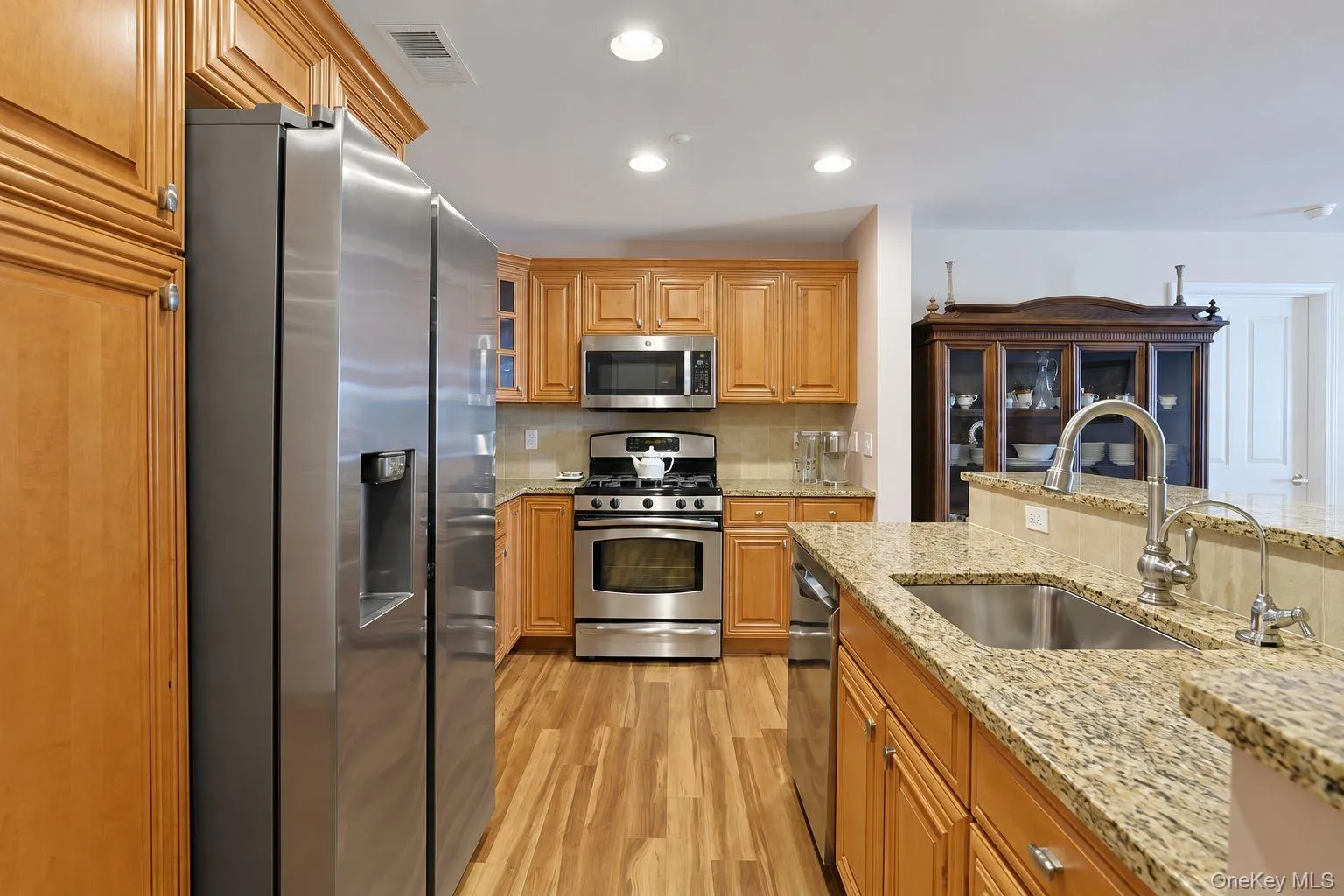 1308 Round Pointe Drive, Haverstraw, NY, 2 Bedrooms Bedrooms, 4 Rooms Rooms,2 BathroomsBathrooms,Residential,For Rent,Round Pointe,0,1049846 1308 Round Pointe Drive, Haverstraw, NY, 2 Bedrooms Bedrooms, 4 Rooms Rooms,2 BathroomsBathrooms,Residential,For Rent,Round Pointe,0,1049846