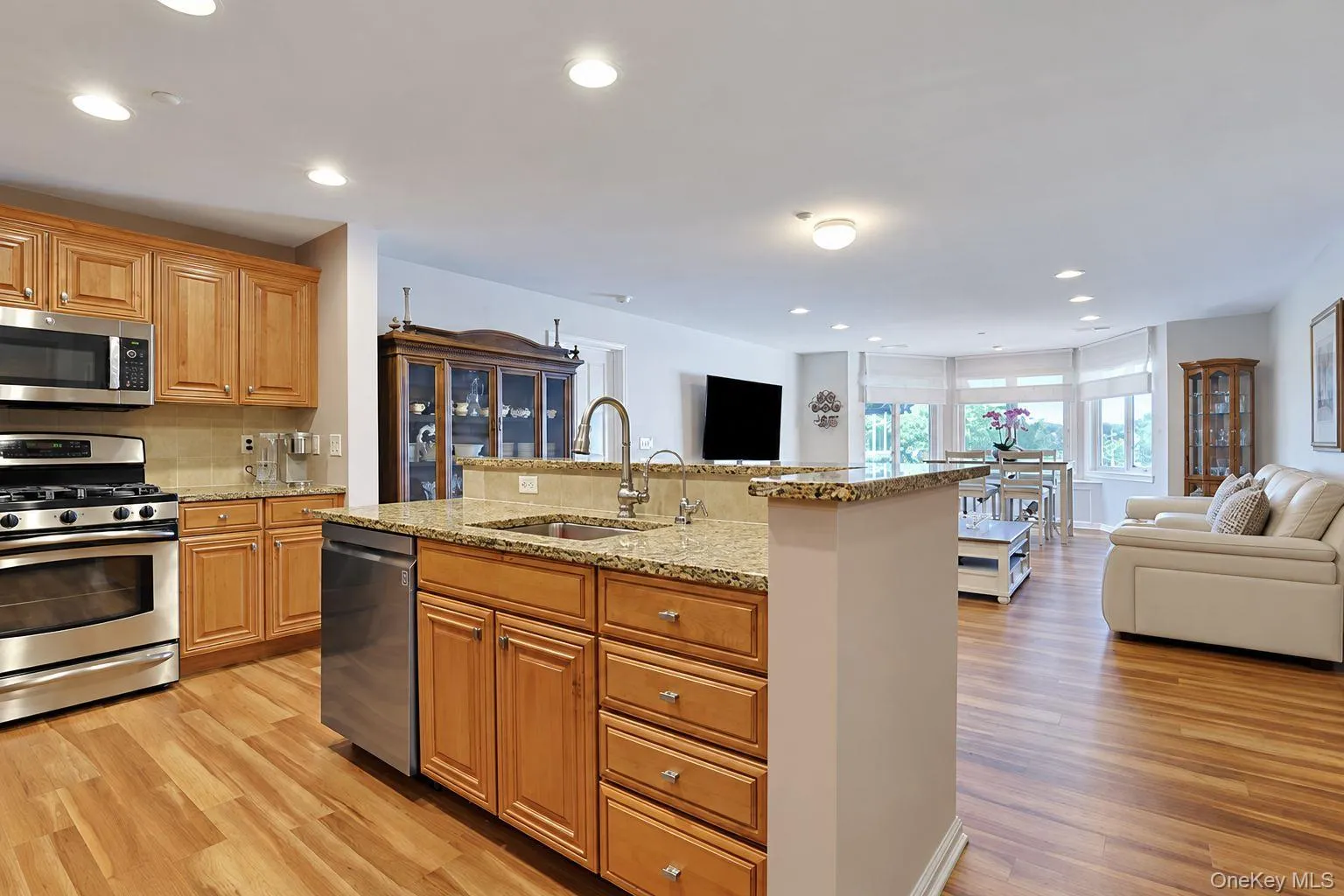 1308 Round Pointe Drive, Haverstraw, NY, 2 Bedrooms Bedrooms, 4 Rooms Rooms,2 BathroomsBathrooms,Residential,For Rent,Round Pointe,0,1049846 1308 Round Pointe Drive, Haverstraw, NY, 2 Bedrooms Bedrooms, 4 Rooms Rooms,2 BathroomsBathrooms,Residential,For Rent,Round Pointe,0,1049846