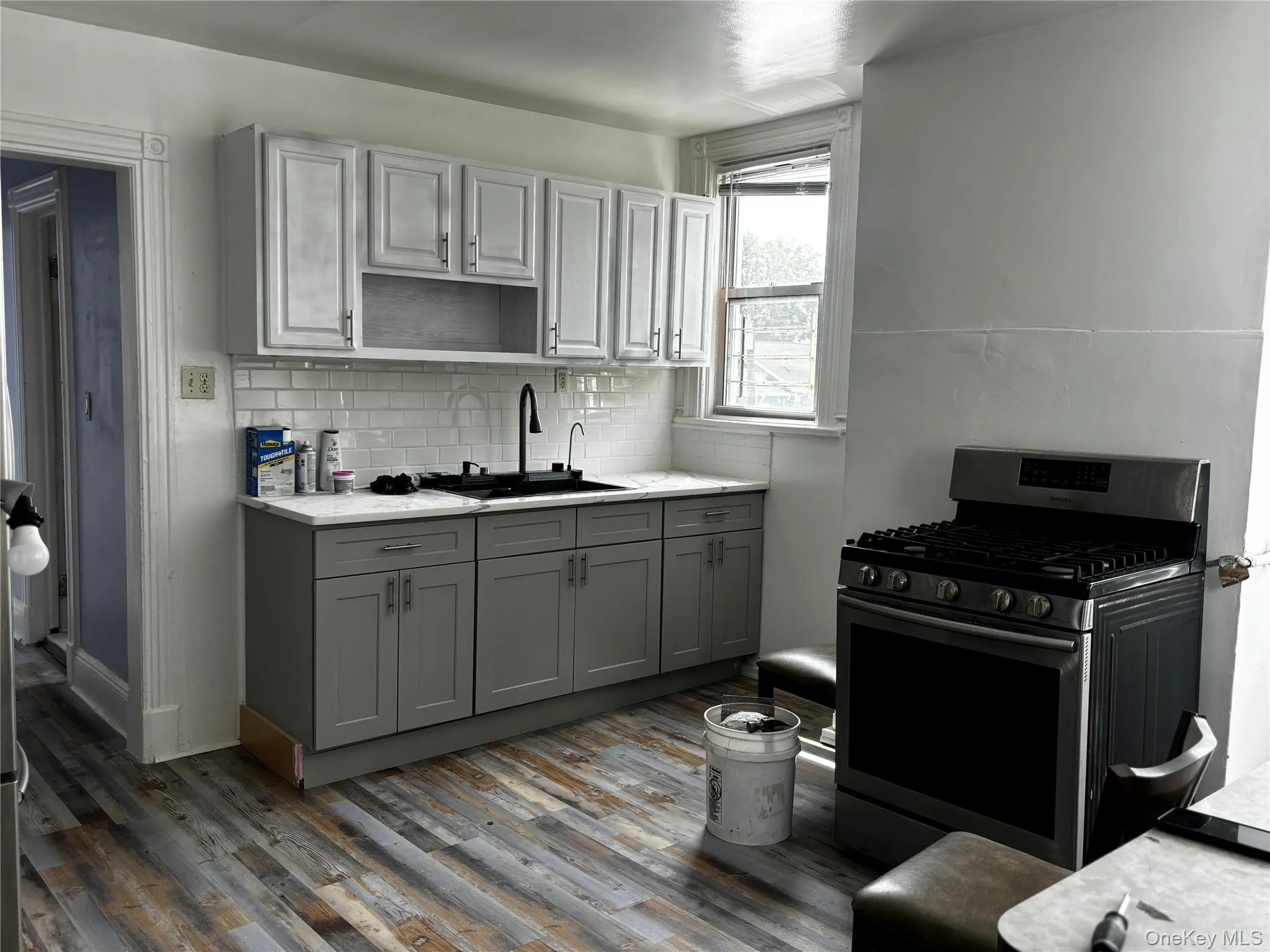 This Eat-in-Kitchen Features a Spacious Open Floor Plan and Stainless Steele Appliances. This Eat-in-Kitchen Features a Spacious Open Floor Plan and Stainless Steele Appliances.