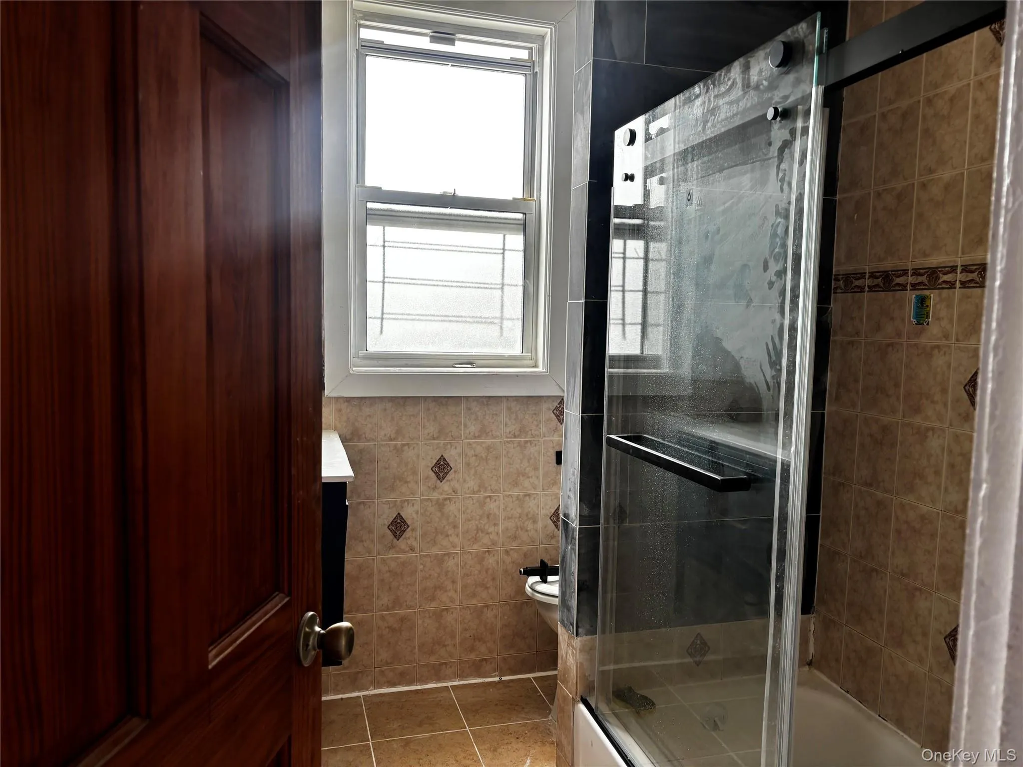 Modern Mirror and Tub in this Beautiful Bathroom Modern Mirror and Tub in this Beautiful Bathroom