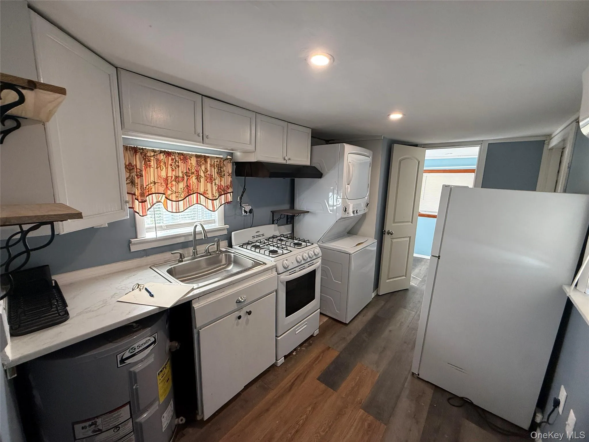 275 Robinson Avenue, Newburgh (city), NY, 1 Bedroom Bedrooms, 3 Rooms Rooms,1 BathroomBathrooms,Residential Lease,For Rent,Robinson,0,1049859 275 Robinson Avenue, Newburgh (city), NY, 1 Bedroom Bedrooms, 3 Rooms Rooms,1 BathroomBathrooms,Residential Lease,For Rent,Robinson,0,1049859