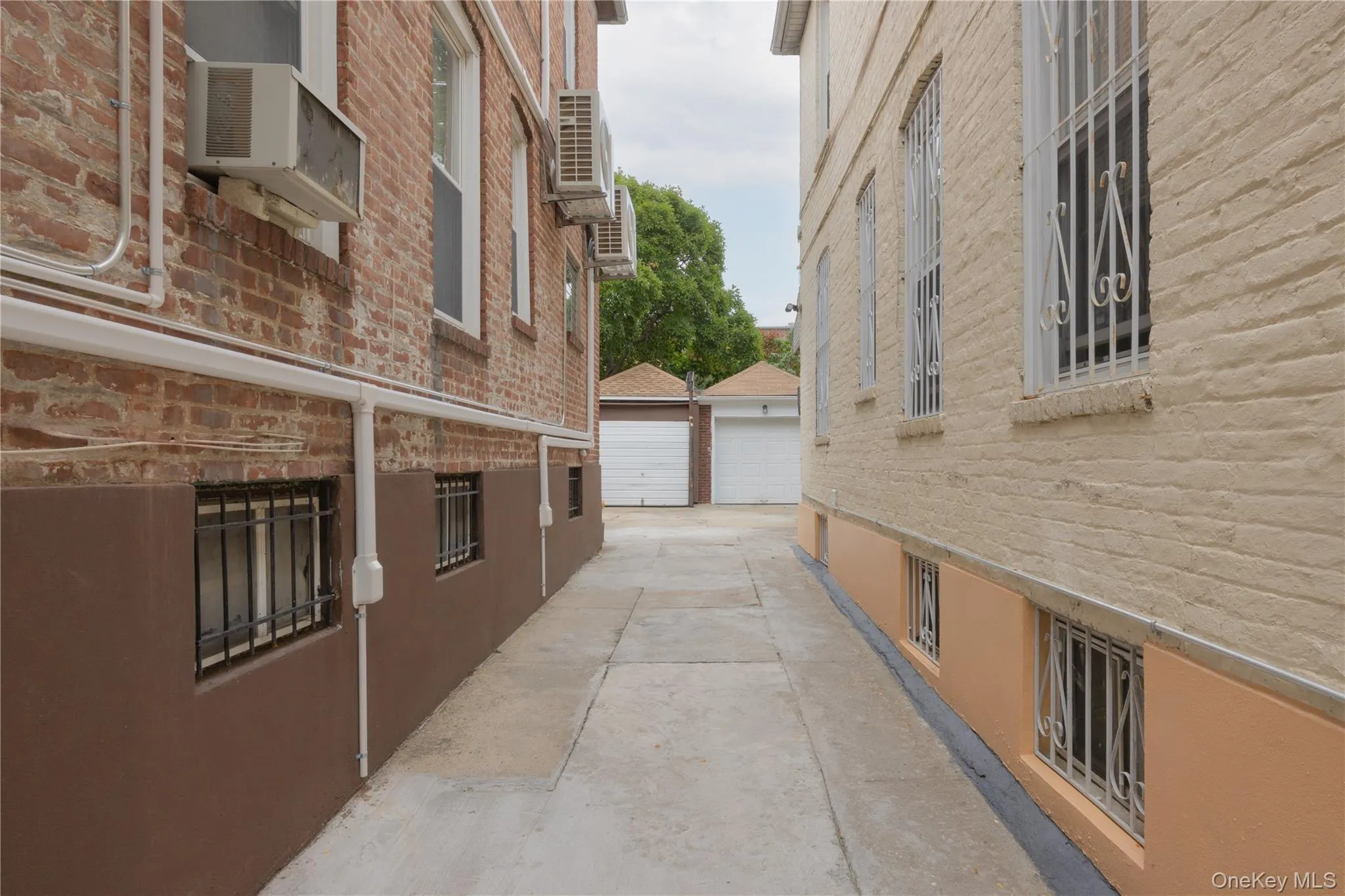 3214 Fenton Avenue, New York, NY, 3 Bedrooms Bedrooms, 10 Rooms Rooms,3 BathroomsBathrooms,Residential,For Rent,Fenton,0,1049863 3214 Fenton Avenue, New York, NY, 3 Bedrooms Bedrooms, 10 Rooms Rooms,3 BathroomsBathrooms,Residential,For Rent,Fenton,0,1049863