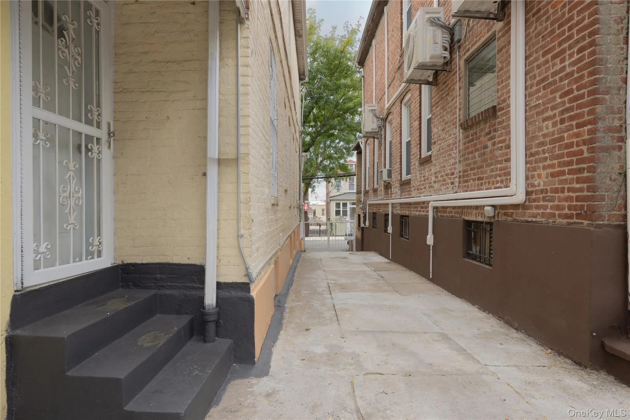 3214 Fenton Avenue, New York, NY, 3 Bedrooms Bedrooms, 10 Rooms Rooms,3 BathroomsBathrooms,Residential,For Rent,Fenton,0,1049863 3214 Fenton Avenue, New York, NY, 3 Bedrooms Bedrooms, 10 Rooms Rooms,3 BathroomsBathrooms,Residential,For Rent,Fenton,0,1049863