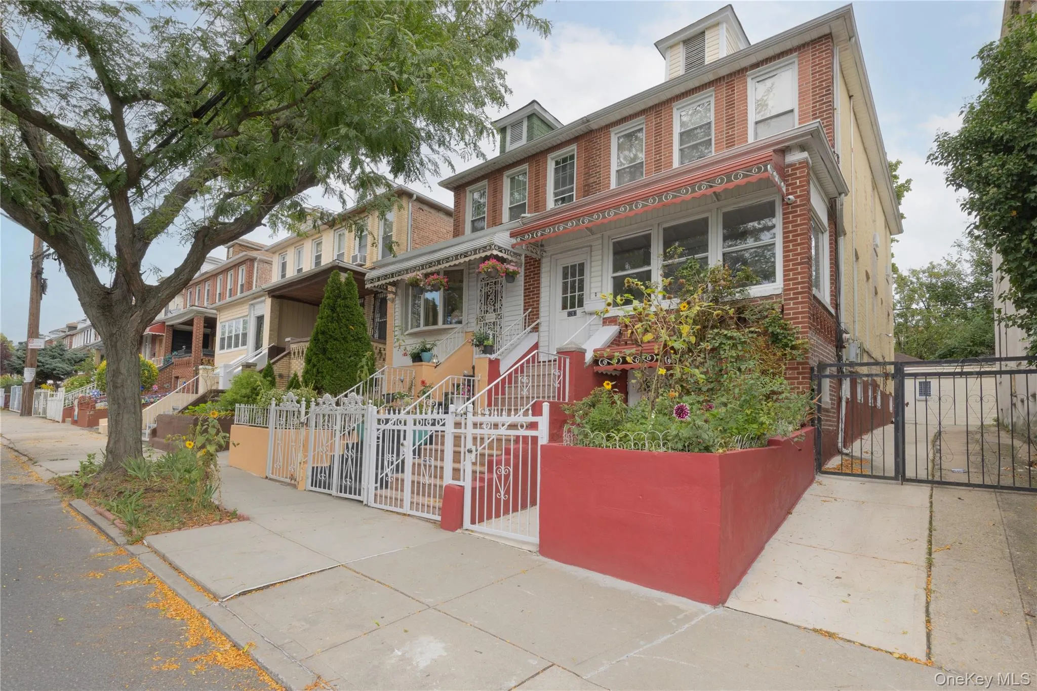 3214 Fenton Avenue, New York, NY, 3 Bedrooms Bedrooms, 10 Rooms Rooms,3 BathroomsBathrooms,Residential,For Rent,Fenton,0,1049863 3214 Fenton Avenue, New York, NY, 3 Bedrooms Bedrooms, 10 Rooms Rooms,3 BathroomsBathrooms,Residential,For Rent,Fenton,0,1049863