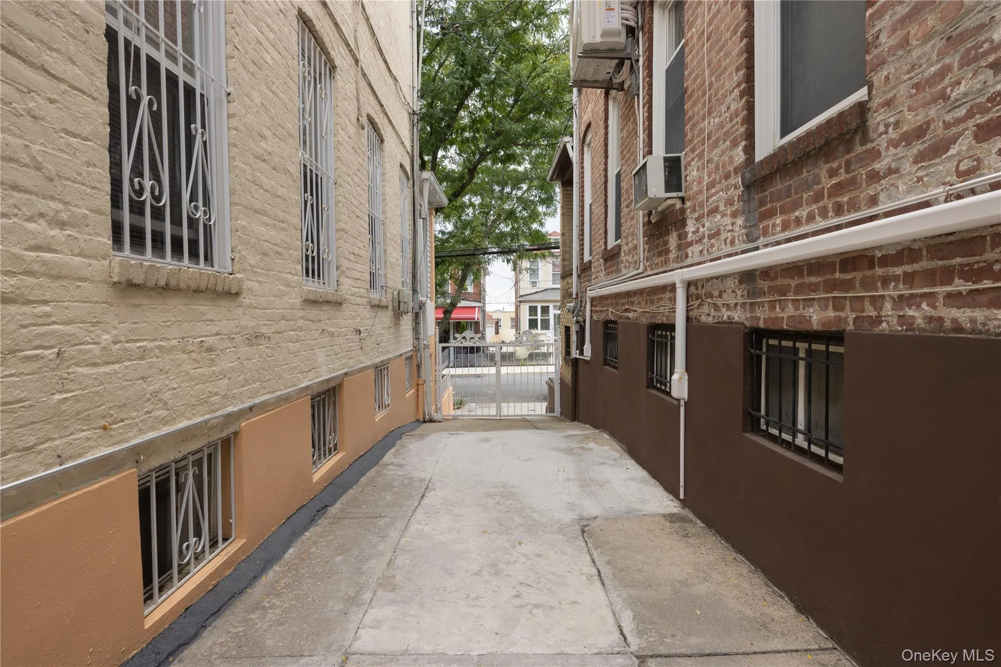 3214 Fenton Avenue, New York, NY, 3 Bedrooms Bedrooms, 10 Rooms Rooms,3 BathroomsBathrooms,Residential,For Rent,Fenton,0,1049863 3214 Fenton Avenue, New York, NY, 3 Bedrooms Bedrooms, 10 Rooms Rooms,3 BathroomsBathrooms,Residential,For Rent,Fenton,0,1049863