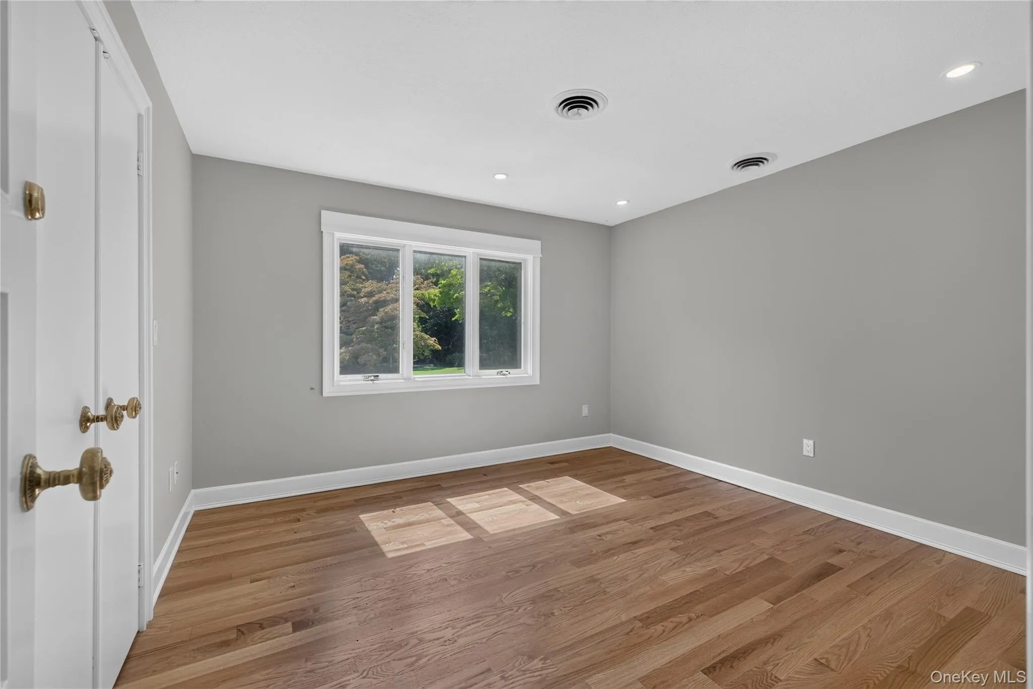 2 Centershore Road, Huntington, NY, 7 Bedrooms Bedrooms, 14 Rooms Rooms,5 BathroomsBathrooms,Residential,For Rent,Centershore,0,1049872 2 Centershore Road, Huntington, NY, 7 Bedrooms Bedrooms, 14 Rooms Rooms,5 BathroomsBathrooms,Residential,For Rent,Centershore,0,1049872