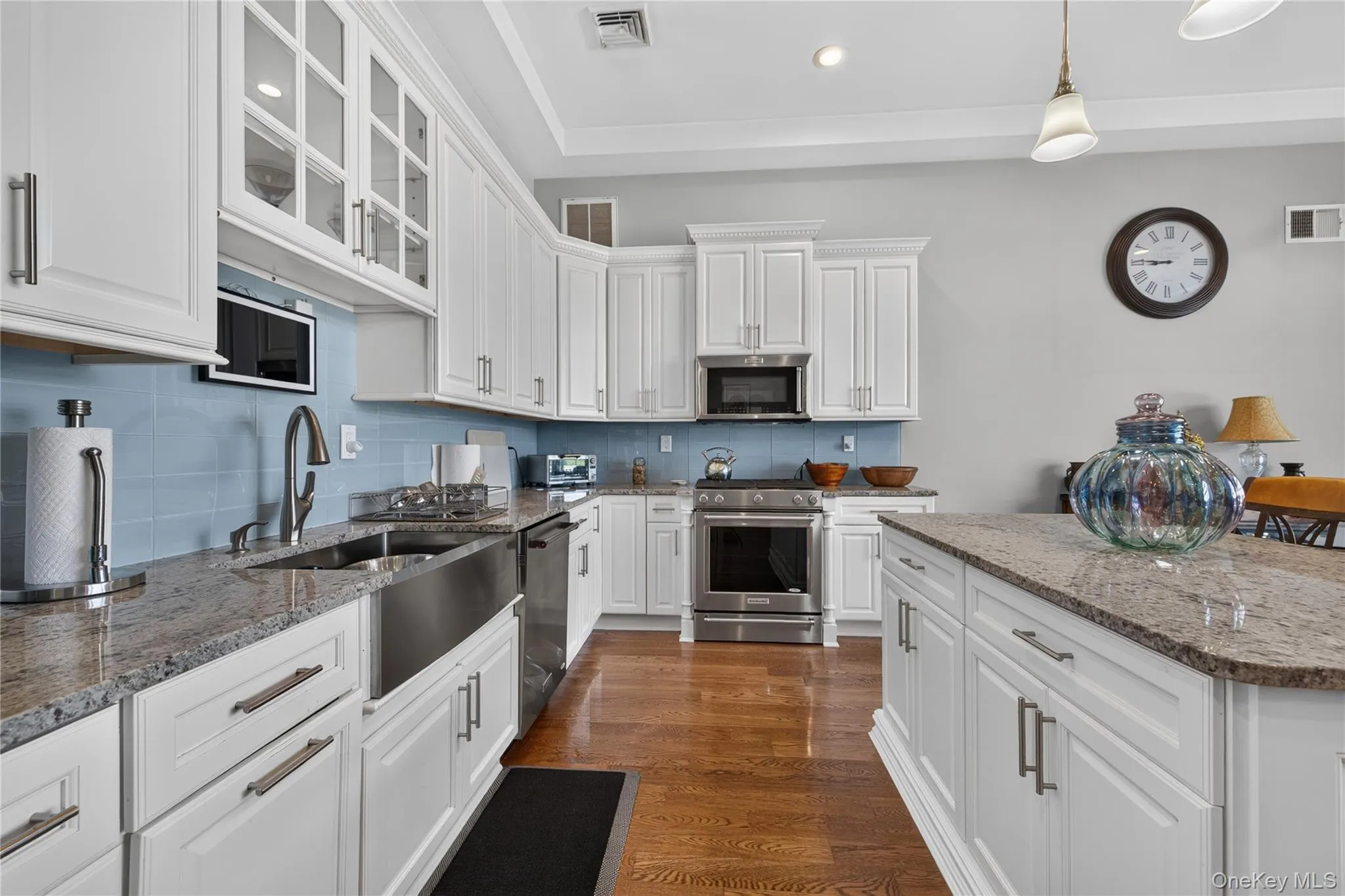 2 Centershore Road, Huntington, NY, 7 Bedrooms Bedrooms, 14 Rooms Rooms,5 BathroomsBathrooms,Residential,For Rent,Centershore,0,1049872 2 Centershore Road, Huntington, NY, 7 Bedrooms Bedrooms, 14 Rooms Rooms,5 BathroomsBathrooms,Residential,For Rent,Centershore,0,1049872