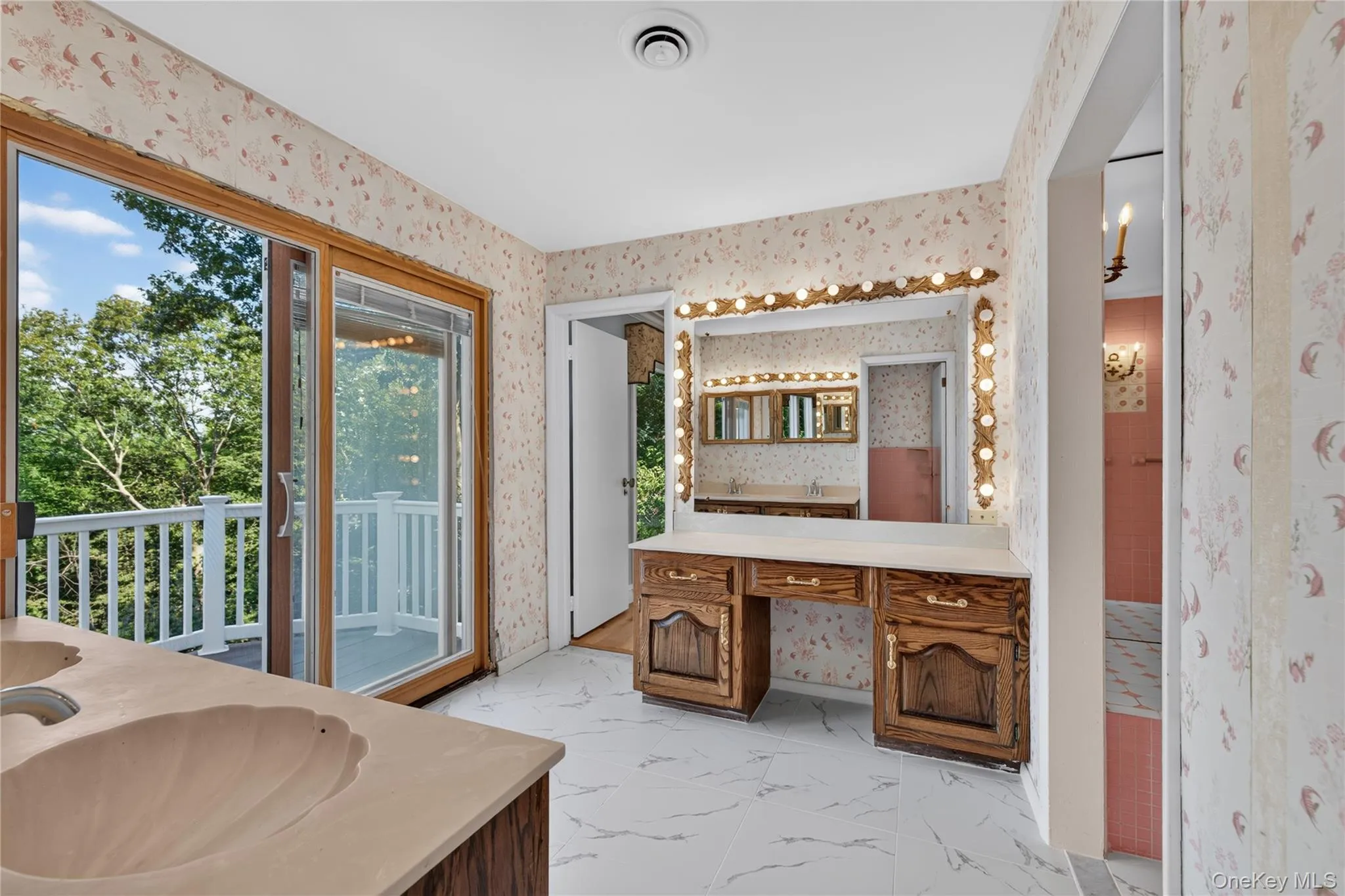 2 Centershore Road, Huntington, NY, 7 Bedrooms Bedrooms, 14 Rooms Rooms,5 BathroomsBathrooms,Residential,For Rent,Centershore,0,1049872 2 Centershore Road, Huntington, NY, 7 Bedrooms Bedrooms, 14 Rooms Rooms,5 BathroomsBathrooms,Residential,For Rent,Centershore,0,1049872