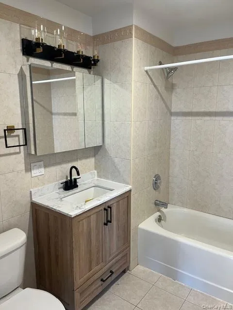 38 Knightsbridge Road, North Hempstead, NY, 2 Bedrooms Bedrooms, 4 Rooms Rooms,2 BathroomsBathrooms,Residential Lease,For Rent,Knightsbridge,0,1049875 38 Knightsbridge Road, North Hempstead, NY, 2 Bedrooms Bedrooms, 4 Rooms Rooms,2 BathroomsBathrooms,Residential Lease,For Rent,Knightsbridge,0,1049875