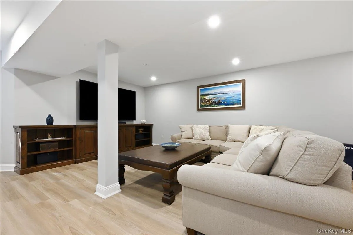 157 August Circle, Huntington, NY, 2 Bedrooms Bedrooms, 7 Rooms Rooms,2 BathroomsBathrooms,Residential,For Rent,August,0,1049878 157 August Circle, Huntington, NY, 2 Bedrooms Bedrooms, 7 Rooms Rooms,2 BathroomsBathrooms,Residential,For Rent,August,0,1049878