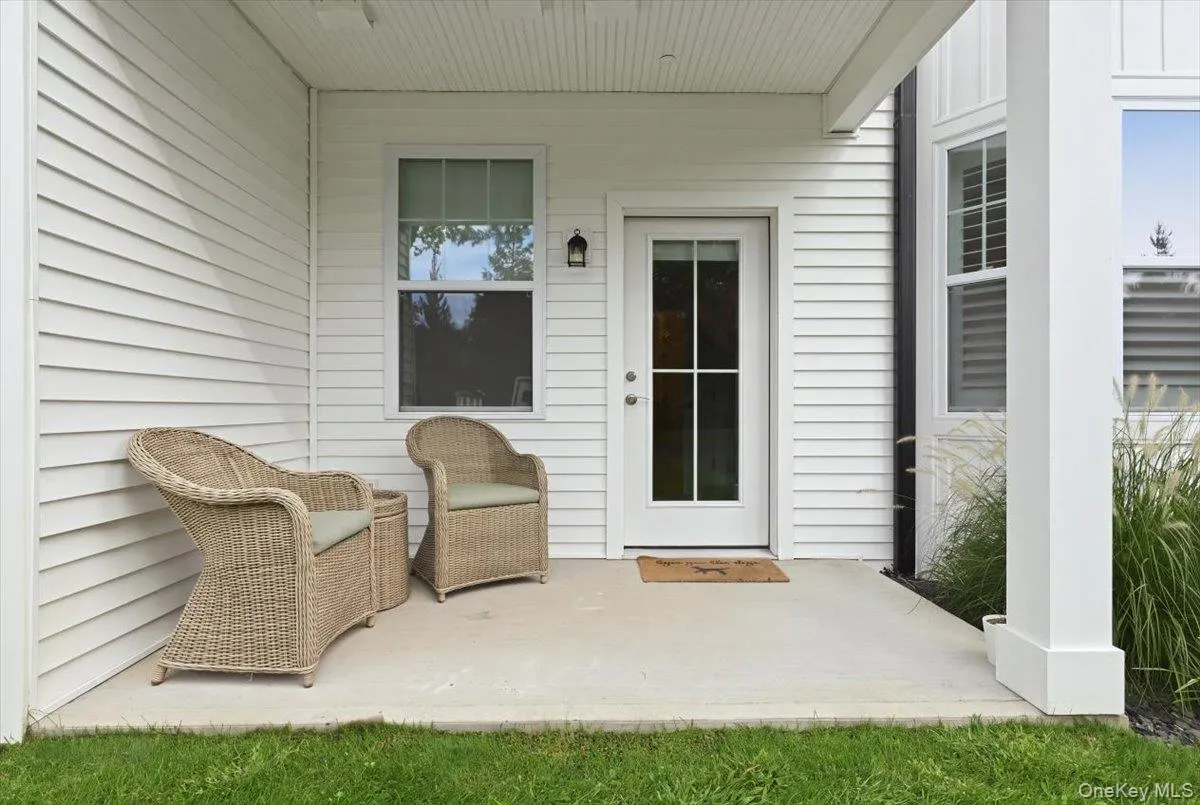 157 August Circle, Huntington, NY, 2 Bedrooms Bedrooms, 7 Rooms Rooms,2 BathroomsBathrooms,Residential,For Rent,August,0,1049878 157 August Circle, Huntington, NY, 2 Bedrooms Bedrooms, 7 Rooms Rooms,2 BathroomsBathrooms,Residential,For Rent,August,0,1049878