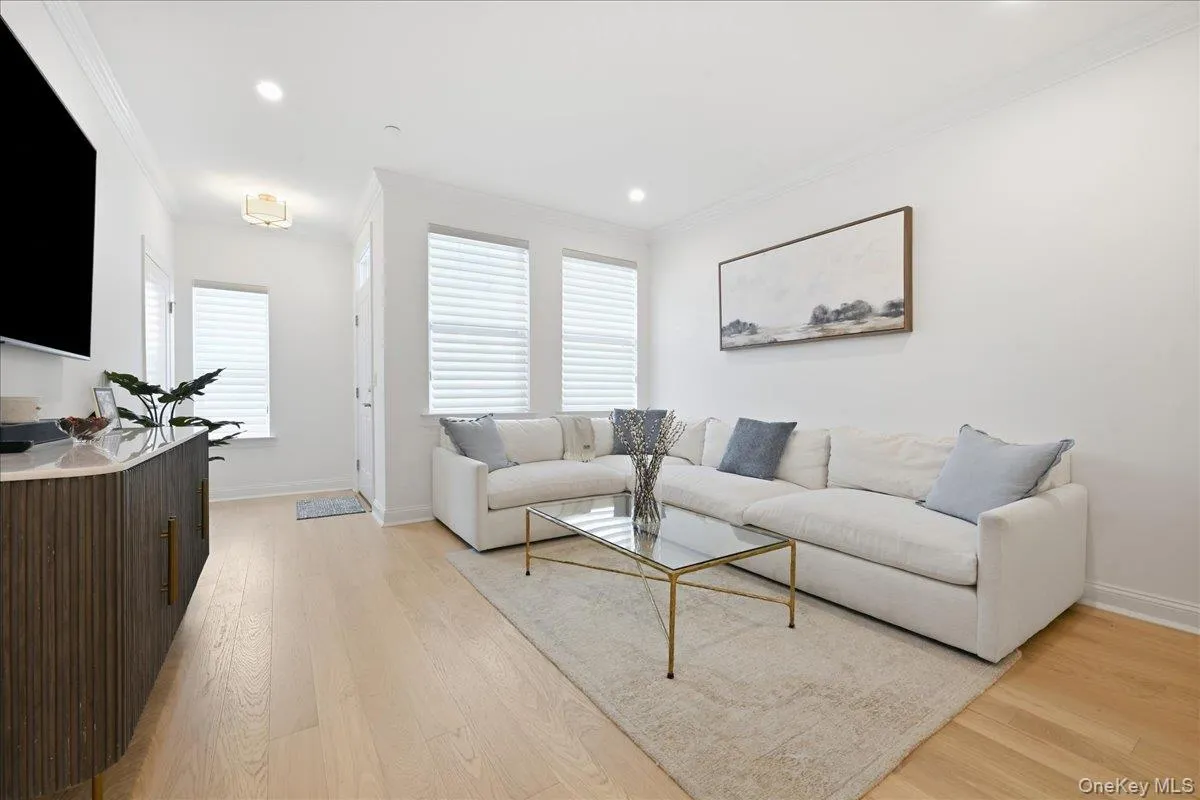 157 August Circle, Huntington, NY, 2 Bedrooms Bedrooms, 7 Rooms Rooms,2 BathroomsBathrooms,Residential,For Rent,August,0,1049878 157 August Circle, Huntington, NY, 2 Bedrooms Bedrooms, 7 Rooms Rooms,2 BathroomsBathrooms,Residential,For Rent,August,0,1049878