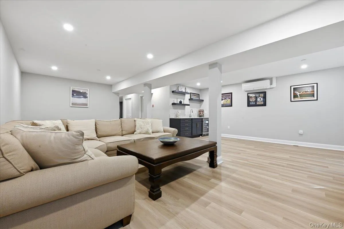 157 August Circle, Huntington, NY, 2 Bedrooms Bedrooms, 7 Rooms Rooms,2 BathroomsBathrooms,Residential,For Rent,August,0,1049878 157 August Circle, Huntington, NY, 2 Bedrooms Bedrooms, 7 Rooms Rooms,2 BathroomsBathrooms,Residential,For Rent,August,0,1049878