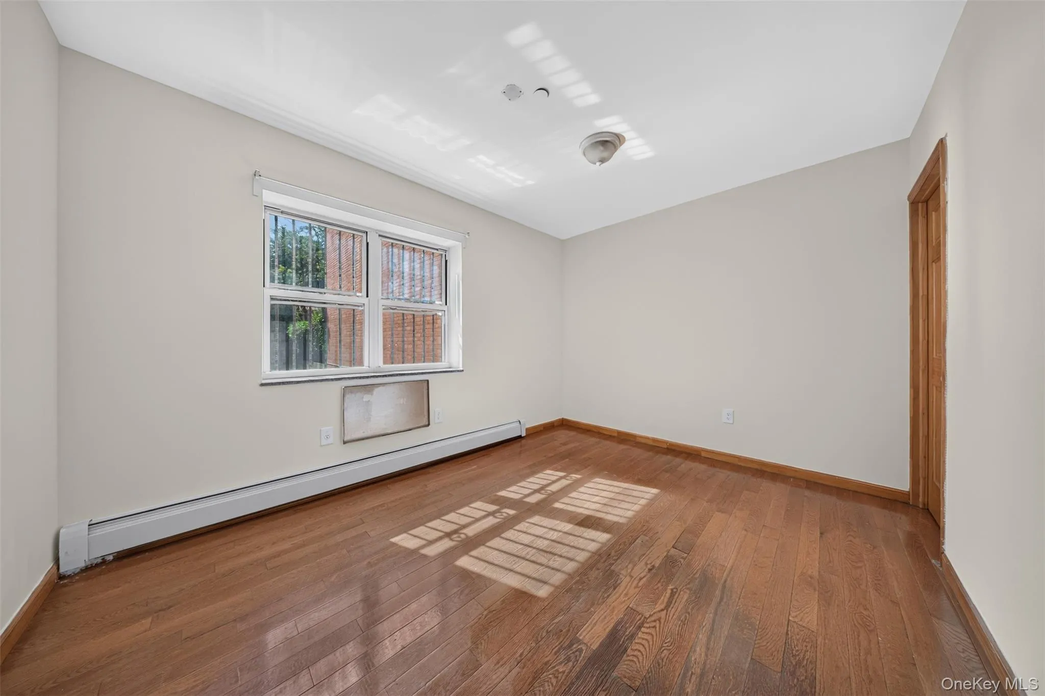 11245 39th Avenue, New York, NY, 2 Bedrooms Bedrooms, 5 Rooms Rooms,1 BathroomBathrooms,Residential,For Rent,39th,0,1049879 11245 39th Avenue, New York, NY, 2 Bedrooms Bedrooms, 5 Rooms Rooms,1 BathroomBathrooms,Residential,For Rent,39th,0,1049879