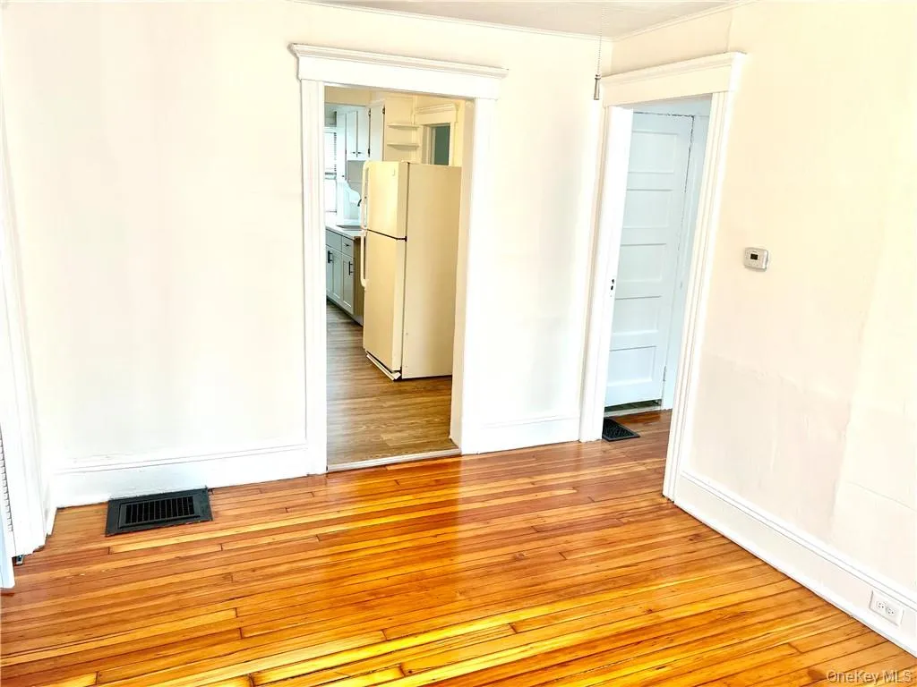 1 Dewitt Street, Middletown, NY, 3 Bedrooms Bedrooms, 6 Rooms Rooms,1 BathroomBathrooms,Residential Lease,For Rent,Dewitt,0,1049889 1 Dewitt Street, Middletown, NY, 3 Bedrooms Bedrooms, 6 Rooms Rooms,1 BathroomBathrooms,Residential Lease,For Rent,Dewitt,0,1049889