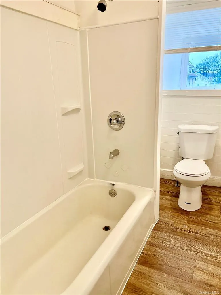 1 Dewitt Street, Middletown, NY, 3 Bedrooms Bedrooms, 6 Rooms Rooms,1 BathroomBathrooms,Residential Lease,For Rent,Dewitt,0,1049889 1 Dewitt Street, Middletown, NY, 3 Bedrooms Bedrooms, 6 Rooms Rooms,1 BathroomBathrooms,Residential Lease,For Rent,Dewitt,0,1049889