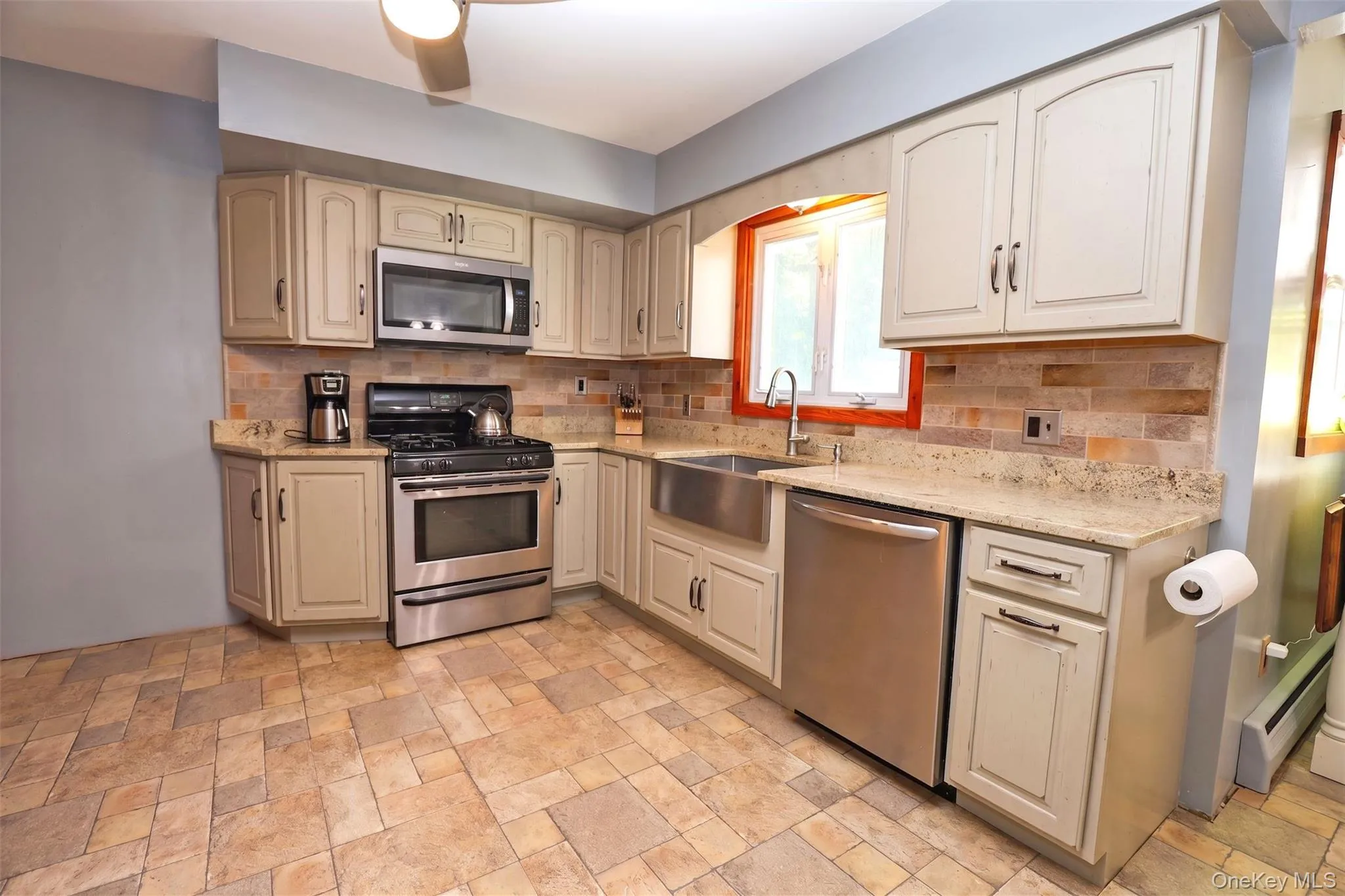 13 Edith Avenue, Saugerties, NY, 3 Bedrooms Bedrooms, 6 Rooms Rooms,1 BathroomBathrooms,Residential,For Rent,Edith,0,1049890 13 Edith Avenue, Saugerties, NY, 3 Bedrooms Bedrooms, 6 Rooms Rooms,1 BathroomBathrooms,Residential,For Rent,Edith,0,1049890