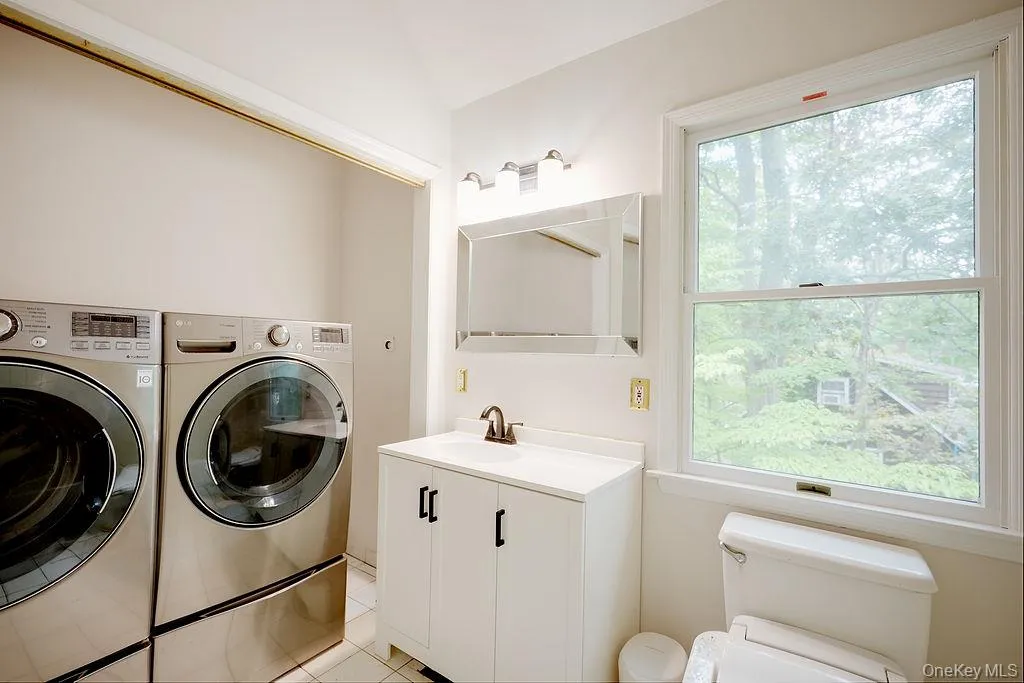 247 Dogwood Drive, Riverhead, NY, 3 Bedrooms Bedrooms, 7 Rooms Rooms,2 BathroomsBathrooms,Residential,For Rent,Dogwood,0,1049891 247 Dogwood Drive, Riverhead, NY, 3 Bedrooms Bedrooms, 7 Rooms Rooms,2 BathroomsBathrooms,Residential,For Rent,Dogwood,0,1049891
