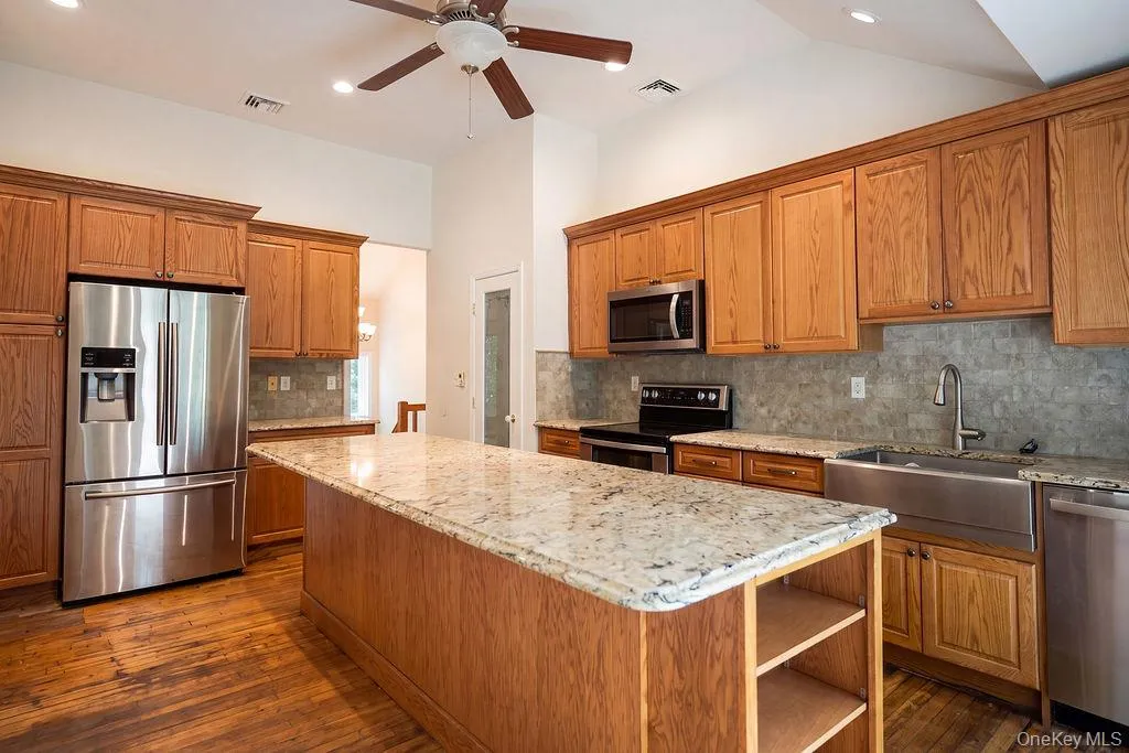 247 Dogwood Drive, Riverhead, NY, 3 Bedrooms Bedrooms, 7 Rooms Rooms,2 BathroomsBathrooms,Residential,For Rent,Dogwood,0,1049891 247 Dogwood Drive, Riverhead, NY, 3 Bedrooms Bedrooms, 7 Rooms Rooms,2 BathroomsBathrooms,Residential,For Rent,Dogwood,0,1049891