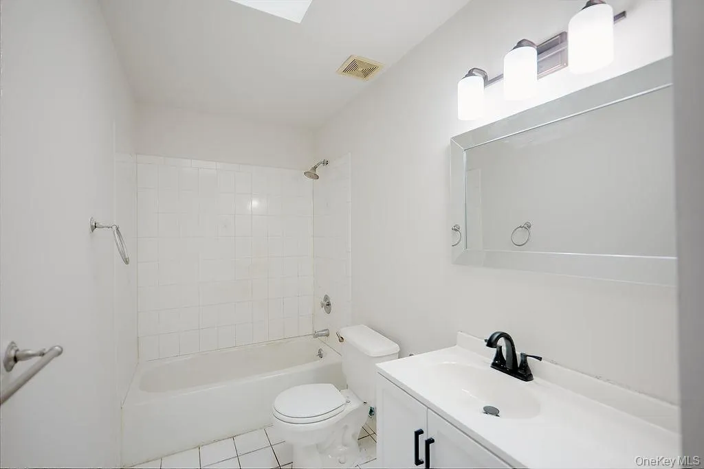 247 Dogwood Drive, Riverhead, NY, 3 Bedrooms Bedrooms, 7 Rooms Rooms,2 BathroomsBathrooms,Residential,For Rent,Dogwood,0,1049891 247 Dogwood Drive, Riverhead, NY, 3 Bedrooms Bedrooms, 7 Rooms Rooms,2 BathroomsBathrooms,Residential,For Rent,Dogwood,0,1049891