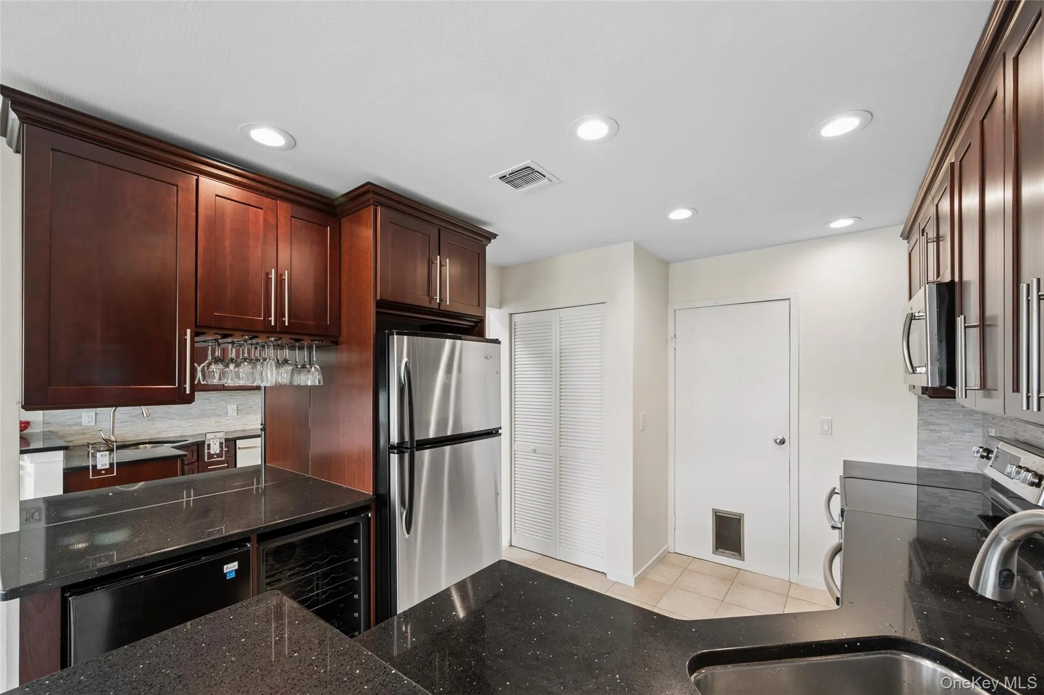 90 Hampton Vista Drive, Riverhead, NY, 3 Bedrooms Bedrooms, 6 Rooms Rooms,2 BathroomsBathrooms,Residential,For Rent,Hampton Vista,0,1049893 90 Hampton Vista Drive, Riverhead, NY, 3 Bedrooms Bedrooms, 6 Rooms Rooms,2 BathroomsBathrooms,Residential,For Rent,Hampton Vista,0,1049893