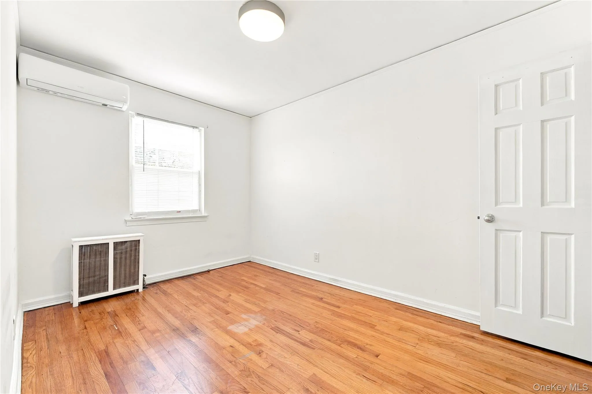 7351 Utopia Parkway, New York, NY, 2 Bedrooms Bedrooms, 7 Rooms Rooms,2 BathroomsBathrooms,Residential,For Rent,Utopia,0,1049895 7351 Utopia Parkway, New York, NY, 2 Bedrooms Bedrooms, 7 Rooms Rooms,2 BathroomsBathrooms,Residential,For Rent,Utopia,0,1049895