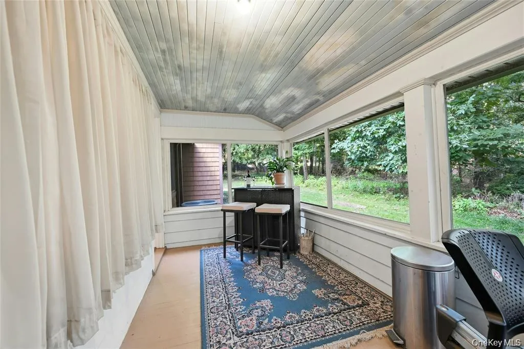 2064 Country Road, Riverhead, NY, 4 Bedrooms Bedrooms, 8 Rooms Rooms,2 BathroomsBathrooms,Residential,For Rent,Country,0,1049897 2064 Country Road, Riverhead, NY, 4 Bedrooms Bedrooms, 8 Rooms Rooms,2 BathroomsBathrooms,Residential,For Rent,Country,0,1049897
