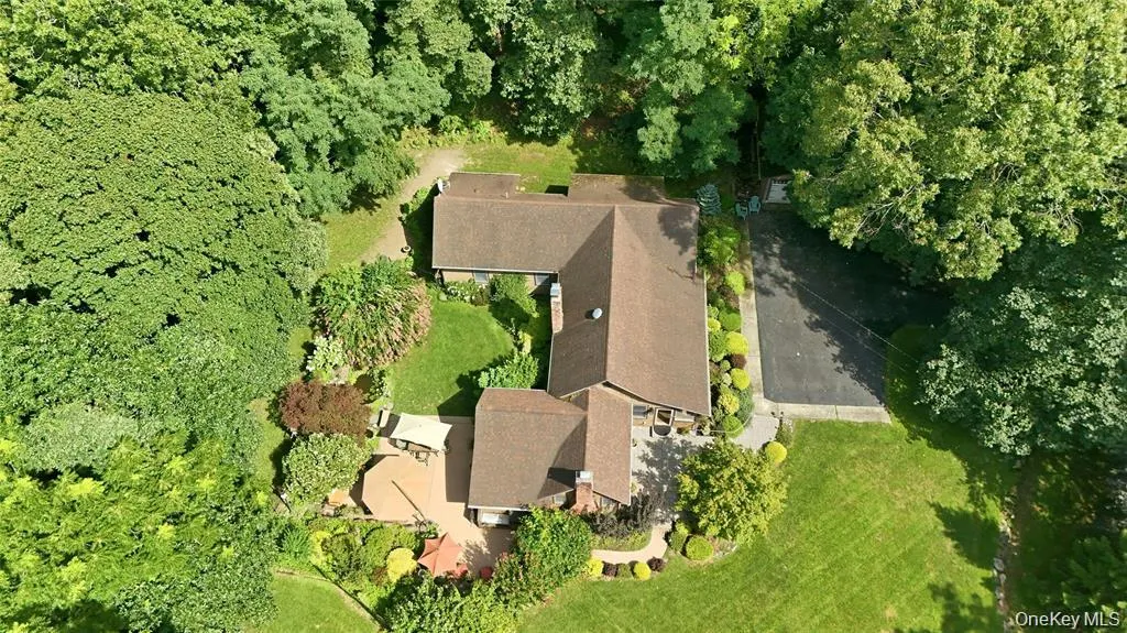 2064 Country Road, Riverhead, NY, 4 Bedrooms Bedrooms, 8 Rooms Rooms,2 BathroomsBathrooms,Residential,For Rent,Country,0,1049897 2064 Country Road, Riverhead, NY, 4 Bedrooms Bedrooms, 8 Rooms Rooms,2 BathroomsBathrooms,Residential,For Rent,Country,0,1049897