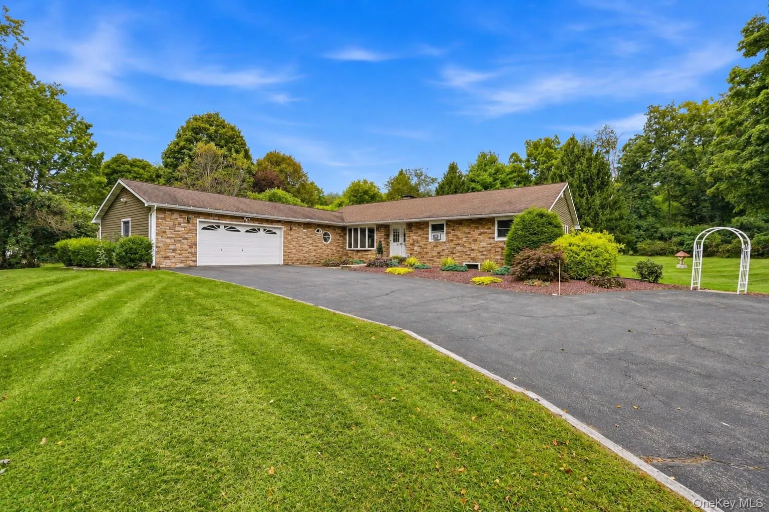 27 Bobolink Lane, Pleasant Valley, NY, 3 Bedrooms Bedrooms, 7 Rooms Rooms,3 BathroomsBathrooms,Residential,For Rent,Bobolink,0,1049903 27 Bobolink Lane, Pleasant Valley, NY, 3 Bedrooms Bedrooms, 7 Rooms Rooms,3 BathroomsBathrooms,Residential,For Rent,Bobolink,0,1049903