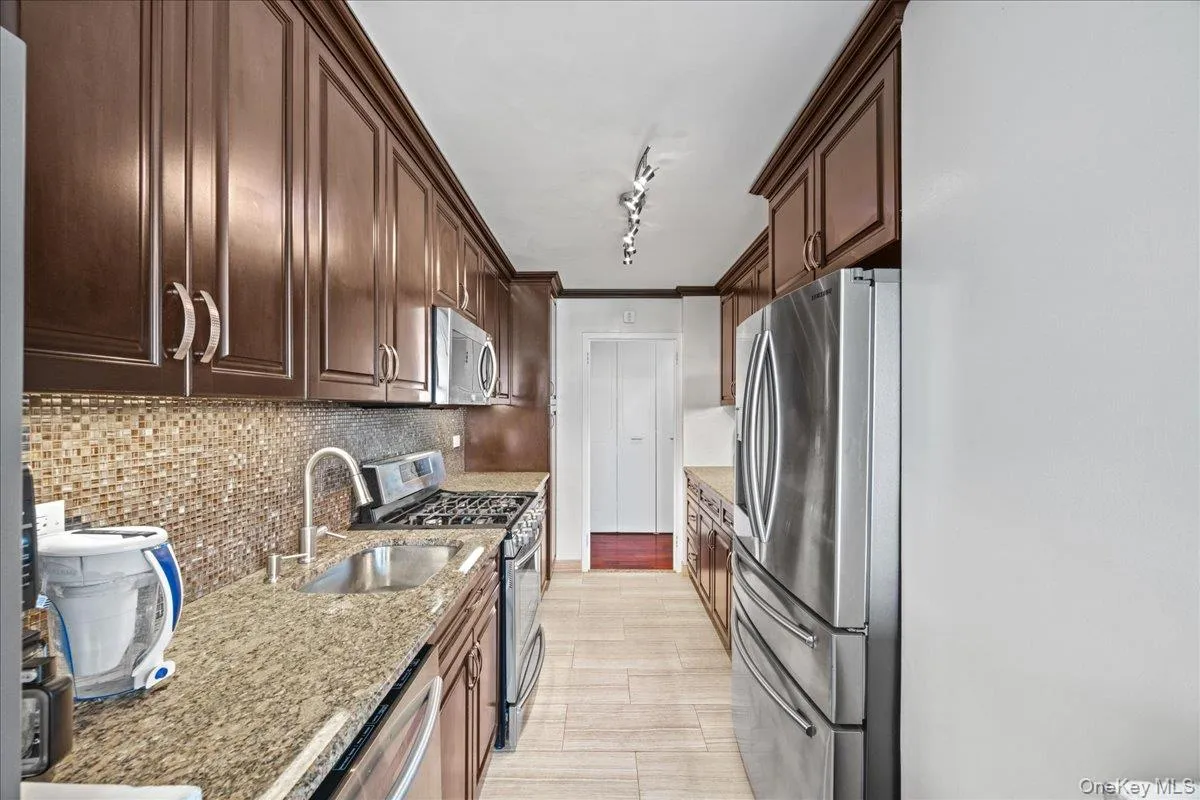 555 Kappock Street, New York, NY, 3 Bedrooms Bedrooms, 6 Rooms Rooms,2 BathroomsBathrooms,Residential,For Rent,Kappock,0,1049906 555 Kappock Street, New York, NY, 3 Bedrooms Bedrooms, 6 Rooms Rooms,2 BathroomsBathrooms,Residential,For Rent,Kappock,0,1049906