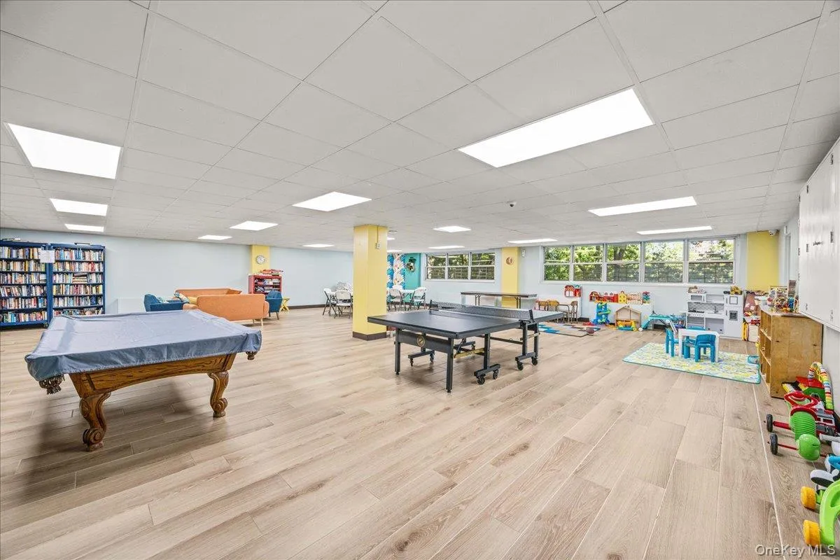 555 Kappock Street, New York, NY, 3 Bedrooms Bedrooms, 6 Rooms Rooms,2 BathroomsBathrooms,Residential,For Rent,Kappock,0,1049906 555 Kappock Street, New York, NY, 3 Bedrooms Bedrooms, 6 Rooms Rooms,2 BathroomsBathrooms,Residential,For Rent,Kappock,0,1049906