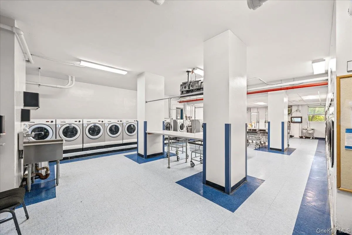 555 Kappock Street, New York, NY, 3 Bedrooms Bedrooms, 6 Rooms Rooms,2 BathroomsBathrooms,Residential,For Rent,Kappock,0,1049906 555 Kappock Street, New York, NY, 3 Bedrooms Bedrooms, 6 Rooms Rooms,2 BathroomsBathrooms,Residential,For Rent,Kappock,0,1049906