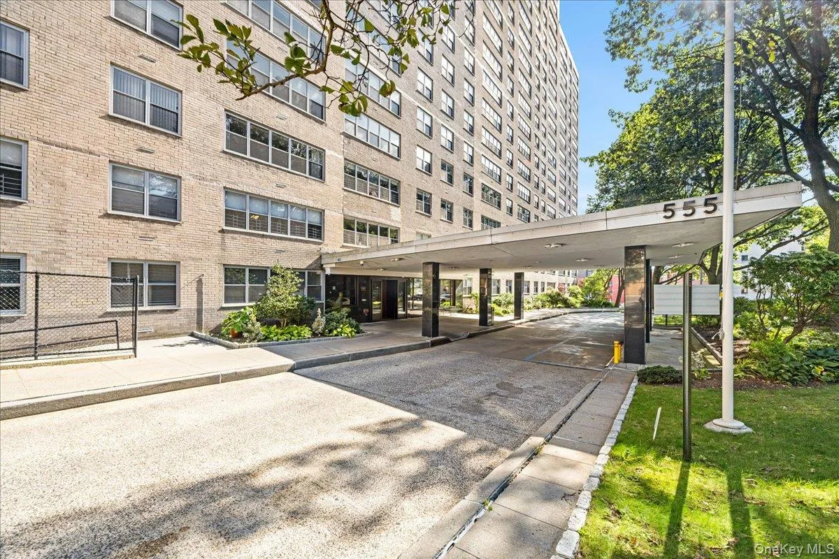 555 Kappock Street, New York, NY, 3 Bedrooms Bedrooms, 6 Rooms Rooms,2 BathroomsBathrooms,Residential,For Rent,Kappock,0,1049906 555 Kappock Street, New York, NY, 3 Bedrooms Bedrooms, 6 Rooms Rooms,2 BathroomsBathrooms,Residential,For Rent,Kappock,0,1049906