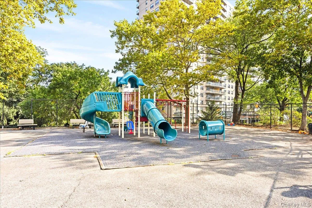 555 Kappock Street, New York, NY, 3 Bedrooms Bedrooms, 6 Rooms Rooms,2 BathroomsBathrooms,Residential,For Rent,Kappock,0,1049906 555 Kappock Street, New York, NY, 3 Bedrooms Bedrooms, 6 Rooms Rooms,2 BathroomsBathrooms,Residential,For Rent,Kappock,0,1049906