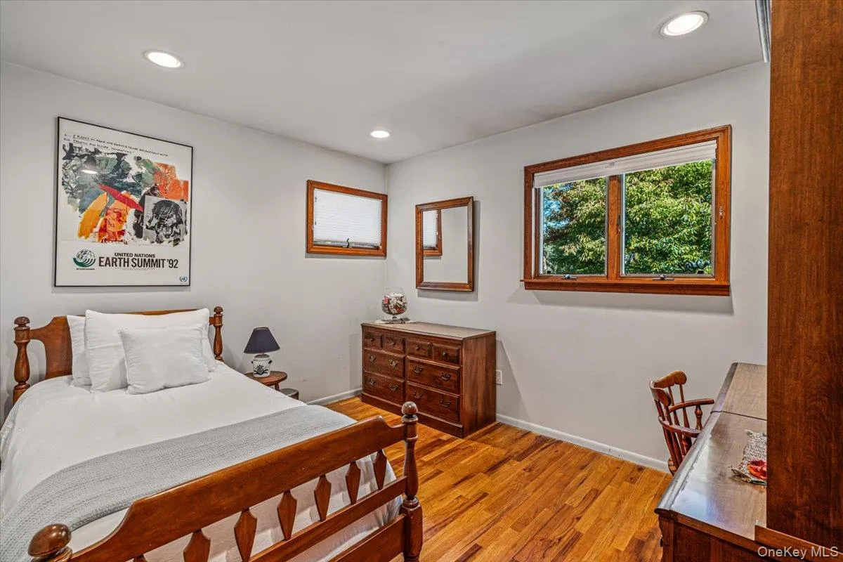 45 Driftwood Drive, North Hempstead, NY, 4 Bedrooms Bedrooms, 8 Rooms Rooms,2 BathroomsBathrooms,Residential,For Rent,Driftwood,0,1049907 45 Driftwood Drive, North Hempstead, NY, 4 Bedrooms Bedrooms, 8 Rooms Rooms,2 BathroomsBathrooms,Residential,For Rent,Driftwood,0,1049907
