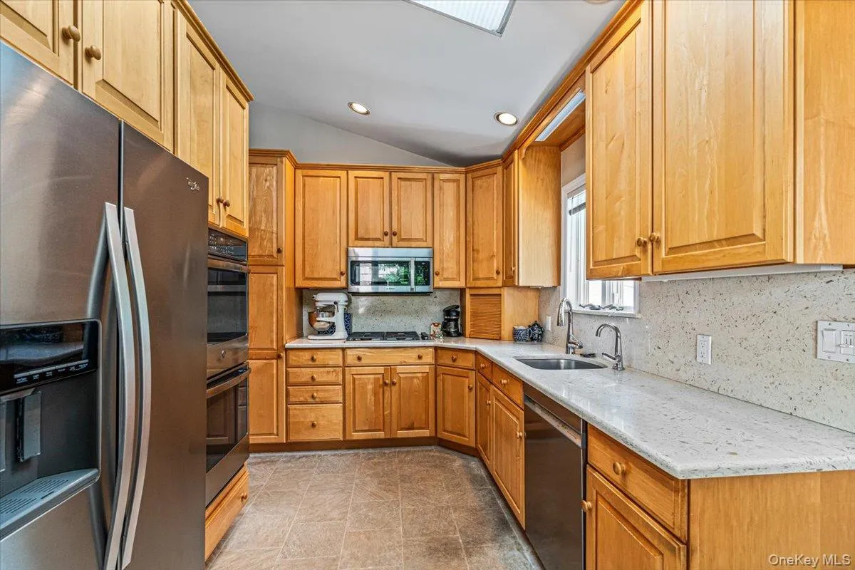 45 Driftwood Drive, North Hempstead, NY, 4 Bedrooms Bedrooms, 8 Rooms Rooms,2 BathroomsBathrooms,Residential,For Rent,Driftwood,0,1049907 45 Driftwood Drive, North Hempstead, NY, 4 Bedrooms Bedrooms, 8 Rooms Rooms,2 BathroomsBathrooms,Residential,For Rent,Driftwood,0,1049907