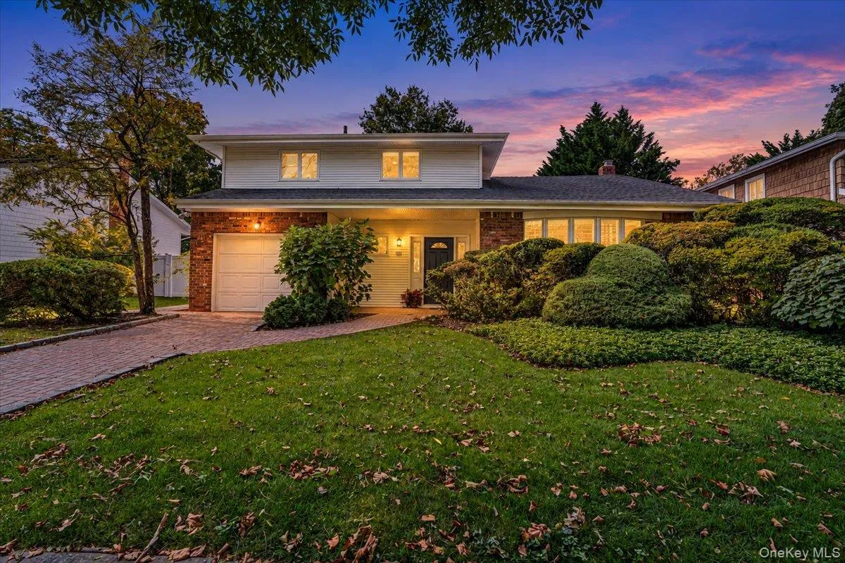 45 Driftwood Drive, North Hempstead, NY, 4 Bedrooms Bedrooms, 8 Rooms Rooms,2 BathroomsBathrooms,Residential,For Rent,Driftwood,0,1049907 45 Driftwood Drive, North Hempstead, NY, 4 Bedrooms Bedrooms, 8 Rooms Rooms,2 BathroomsBathrooms,Residential,For Rent,Driftwood,0,1049907